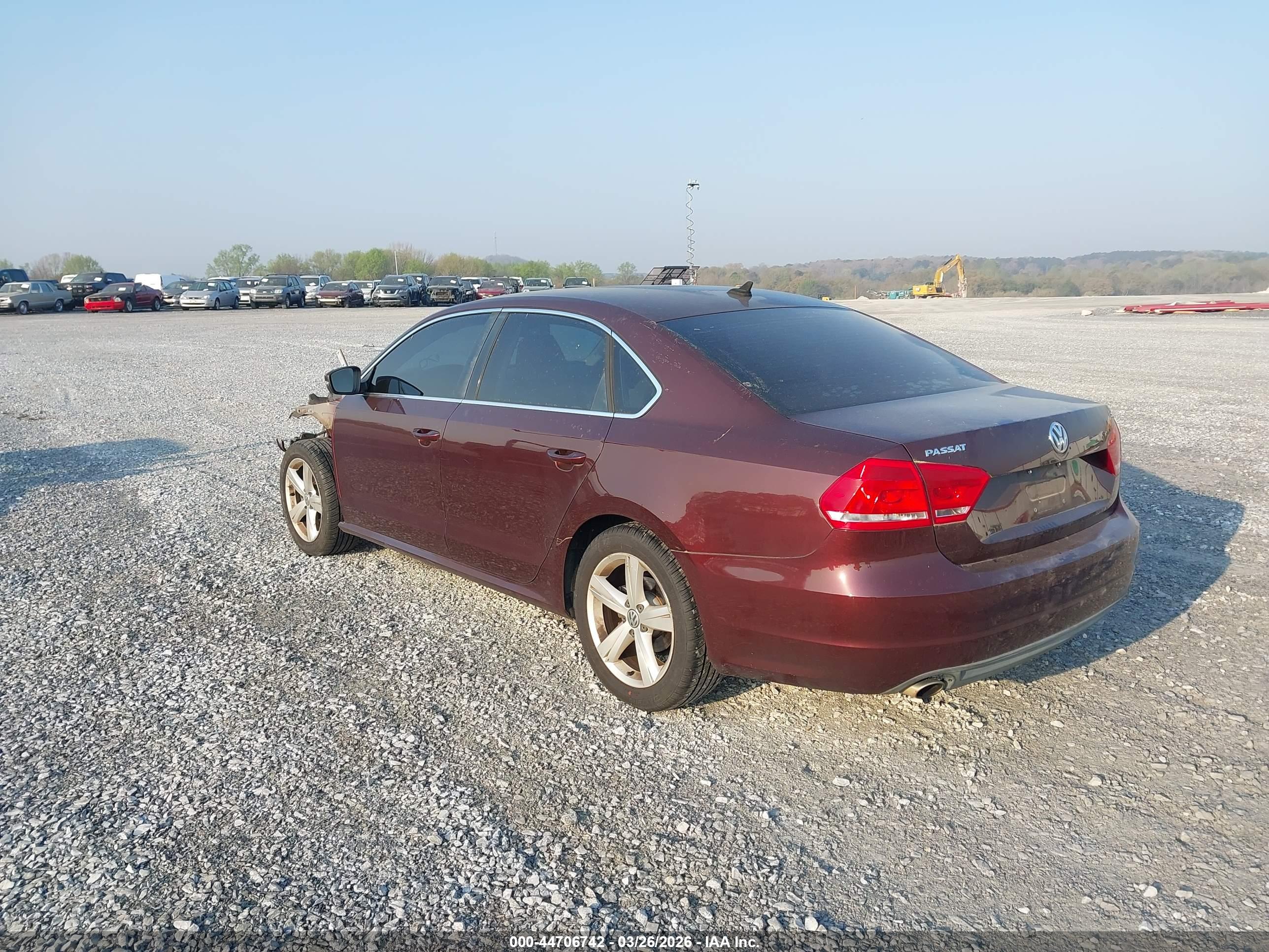 VOLKSWAGEN PASSAT image 3