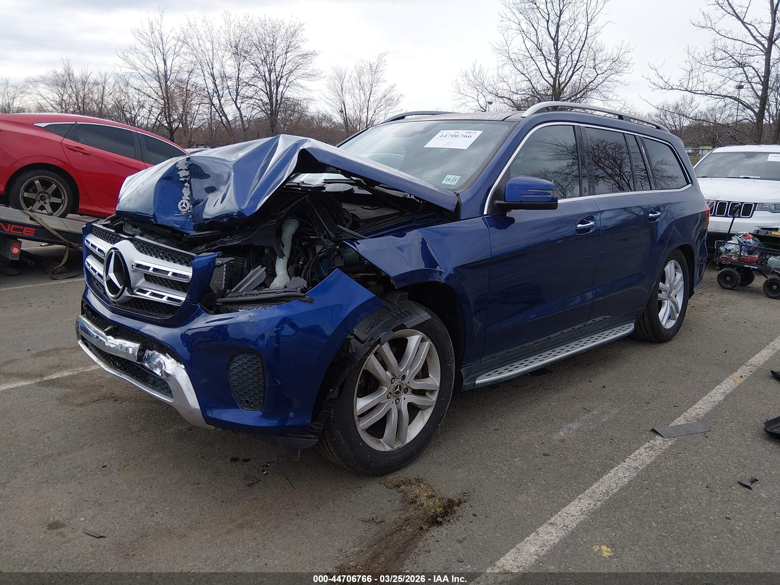 MERCEDES-BENZ GLS image 2