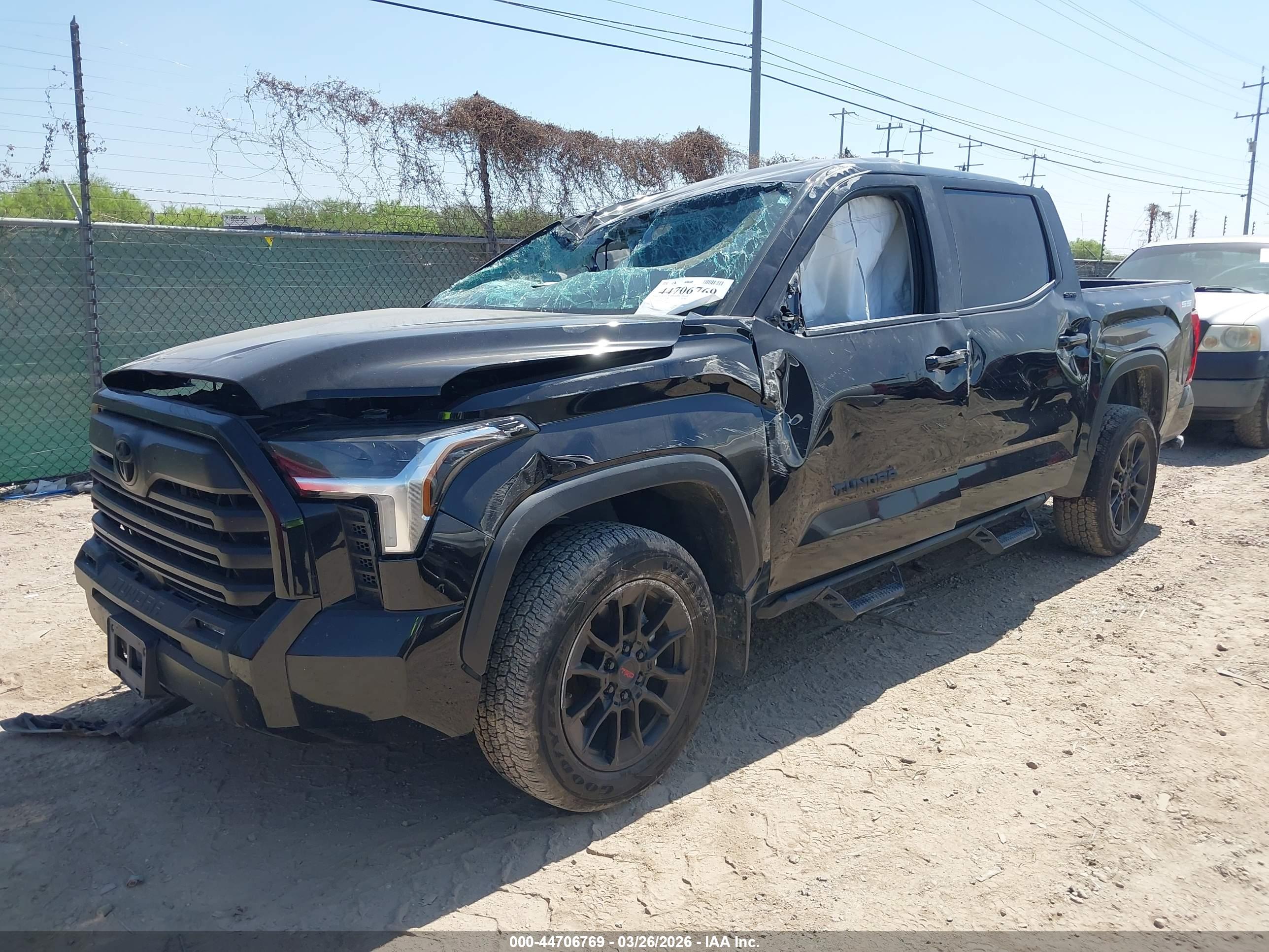 TOYOTA TUNDRA image 2