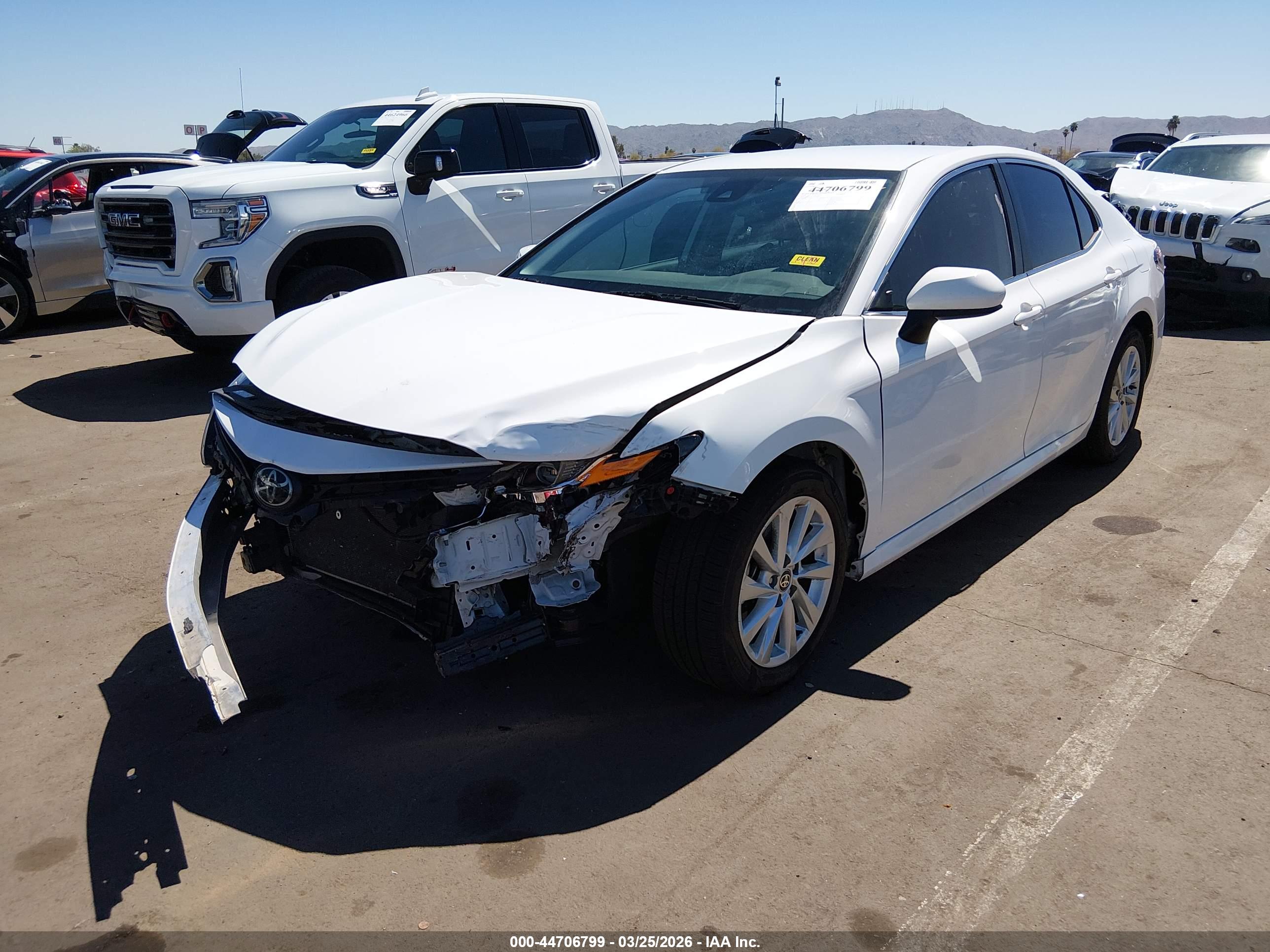 TOYOTA CAMRY image 2