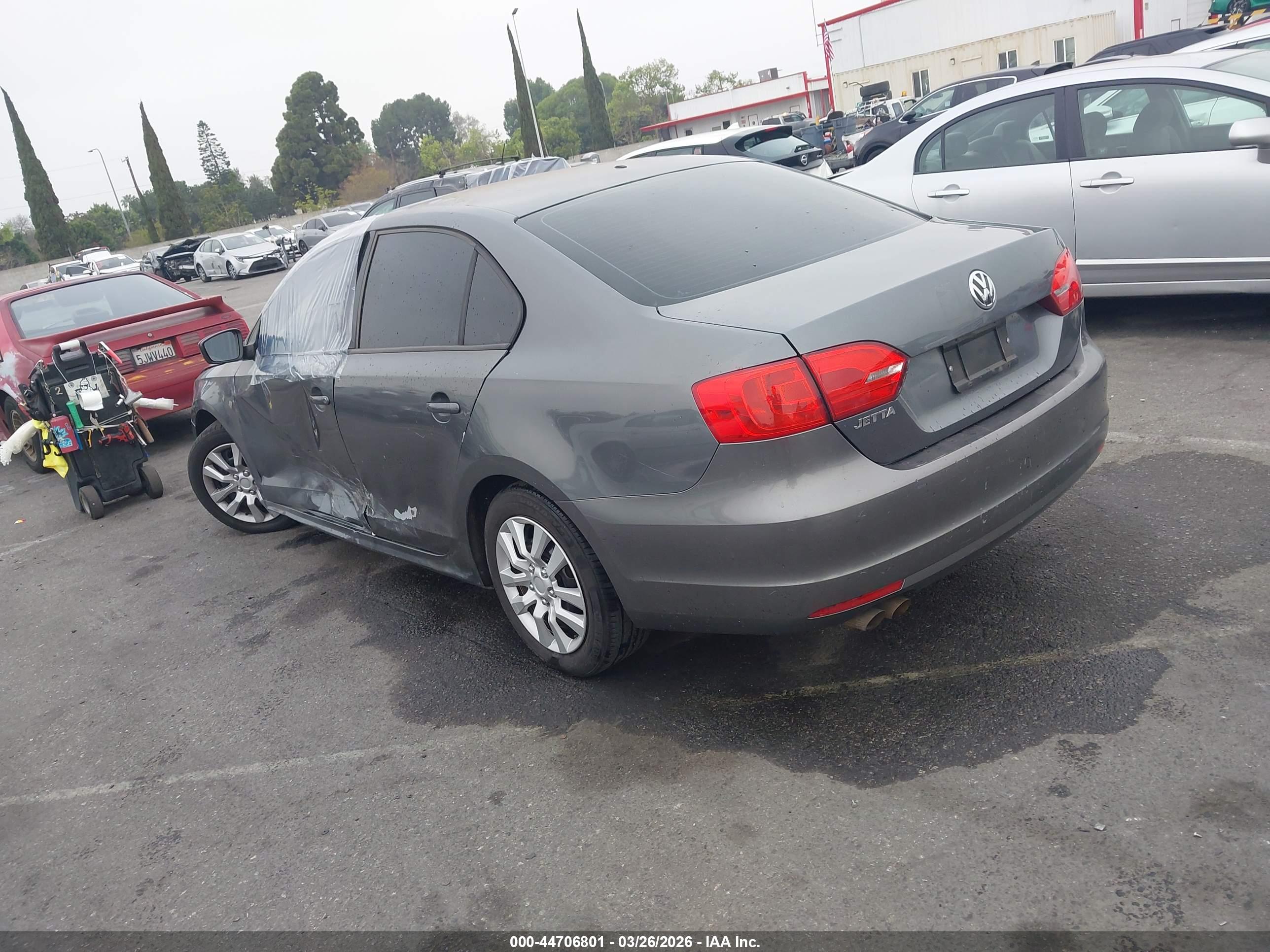 VOLKSWAGEN JETTA image 3