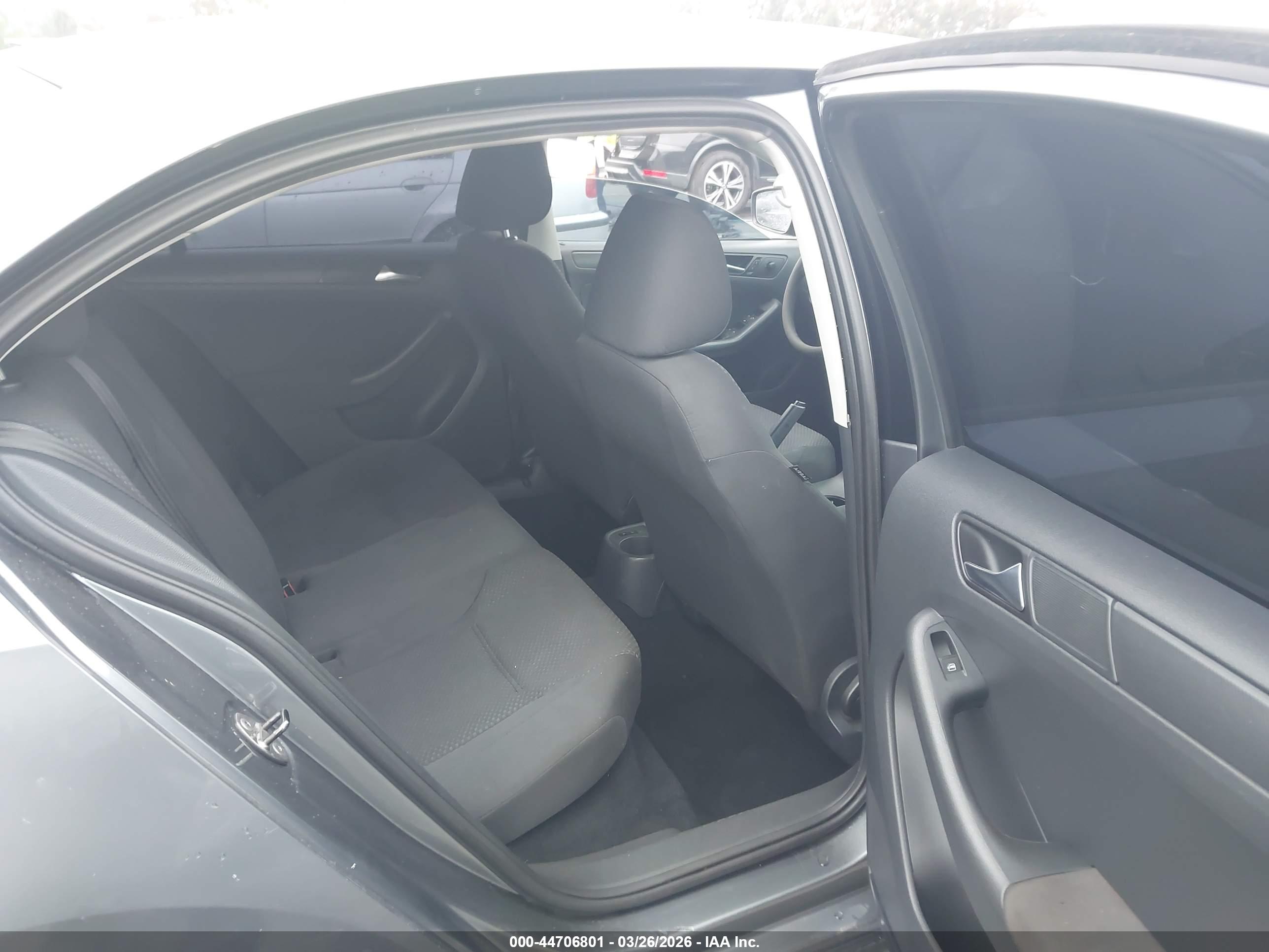 VOLKSWAGEN JETTA image 8