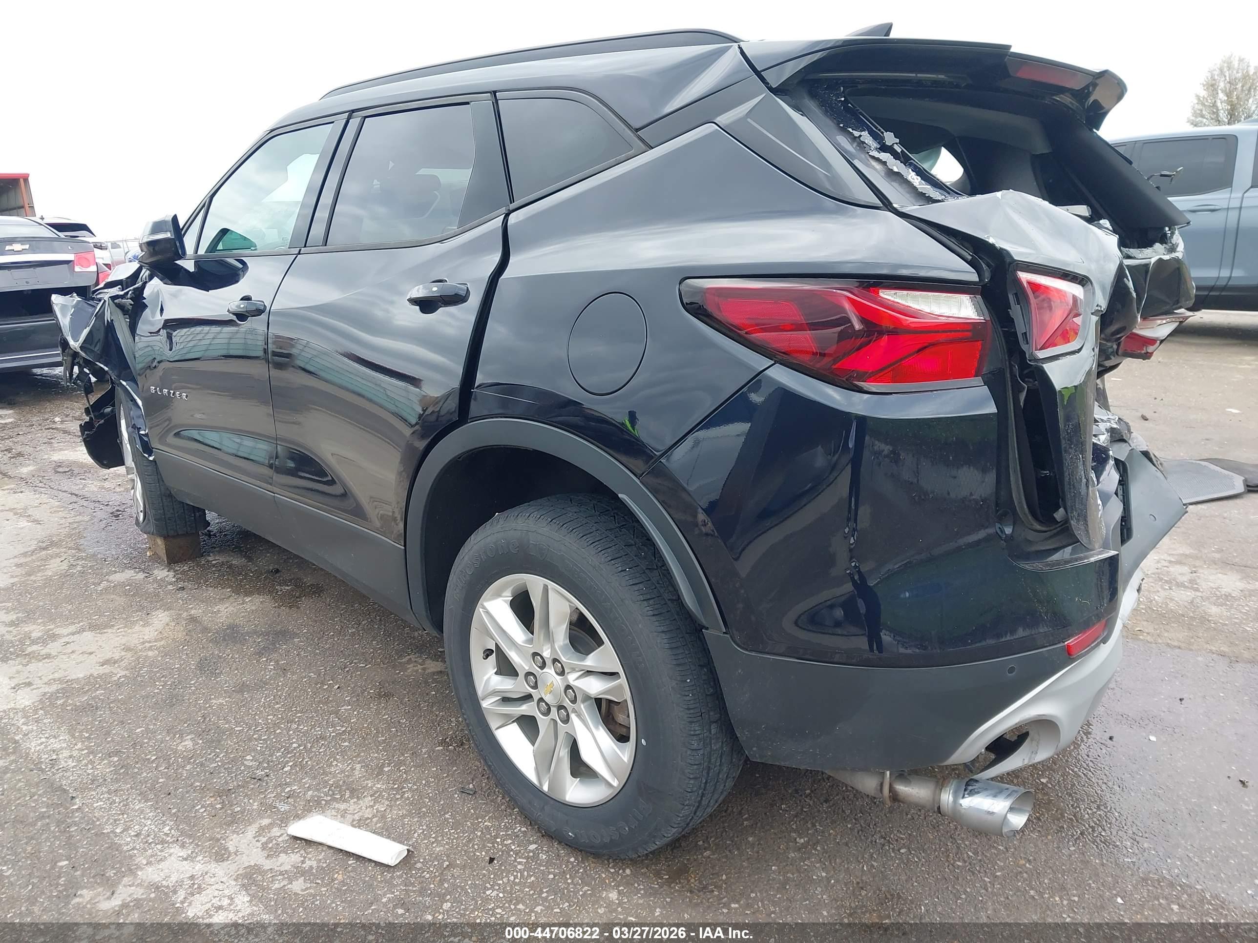 CHEVROLET BLAZER image 3