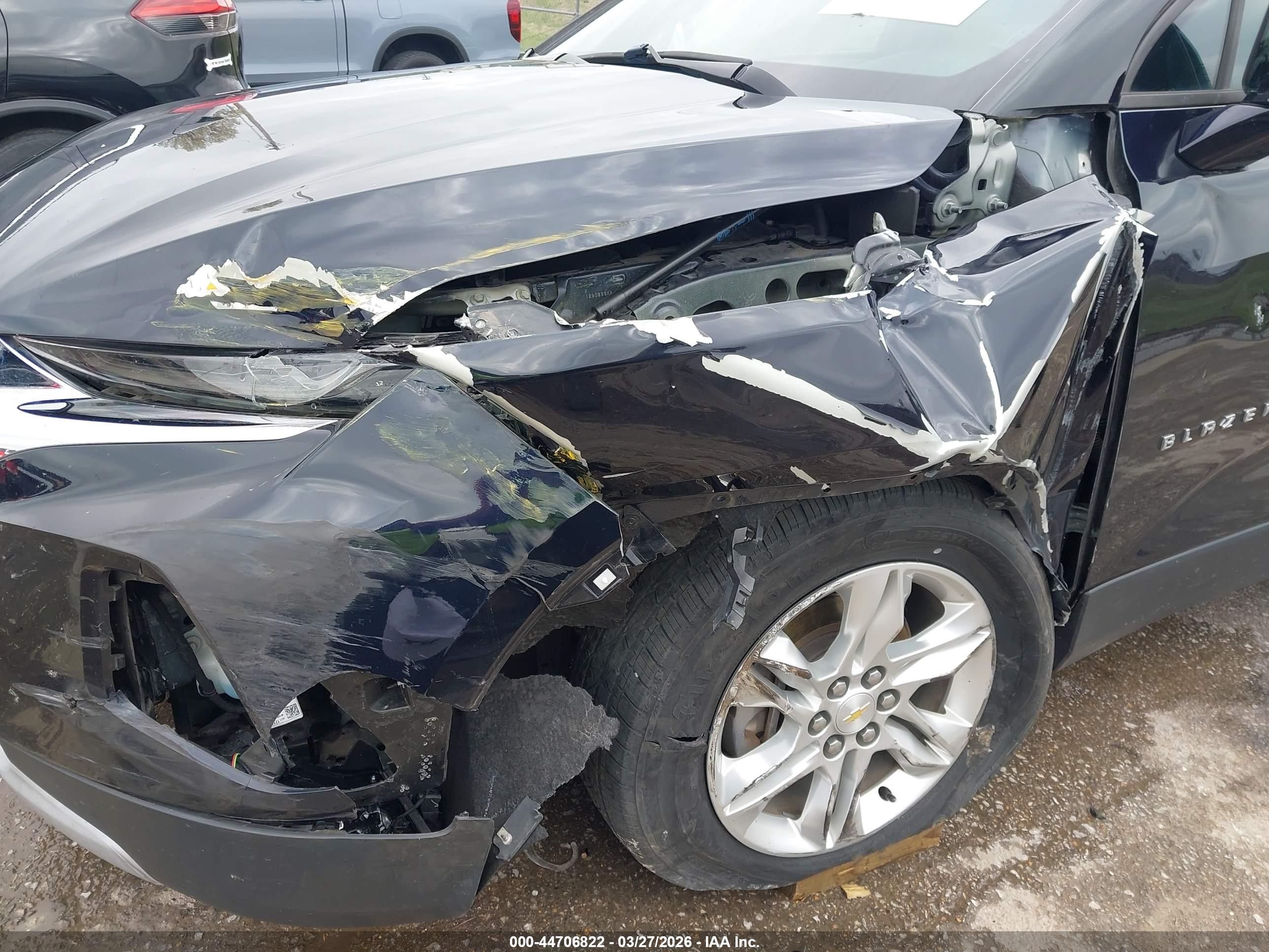 CHEVROLET BLAZER image 6