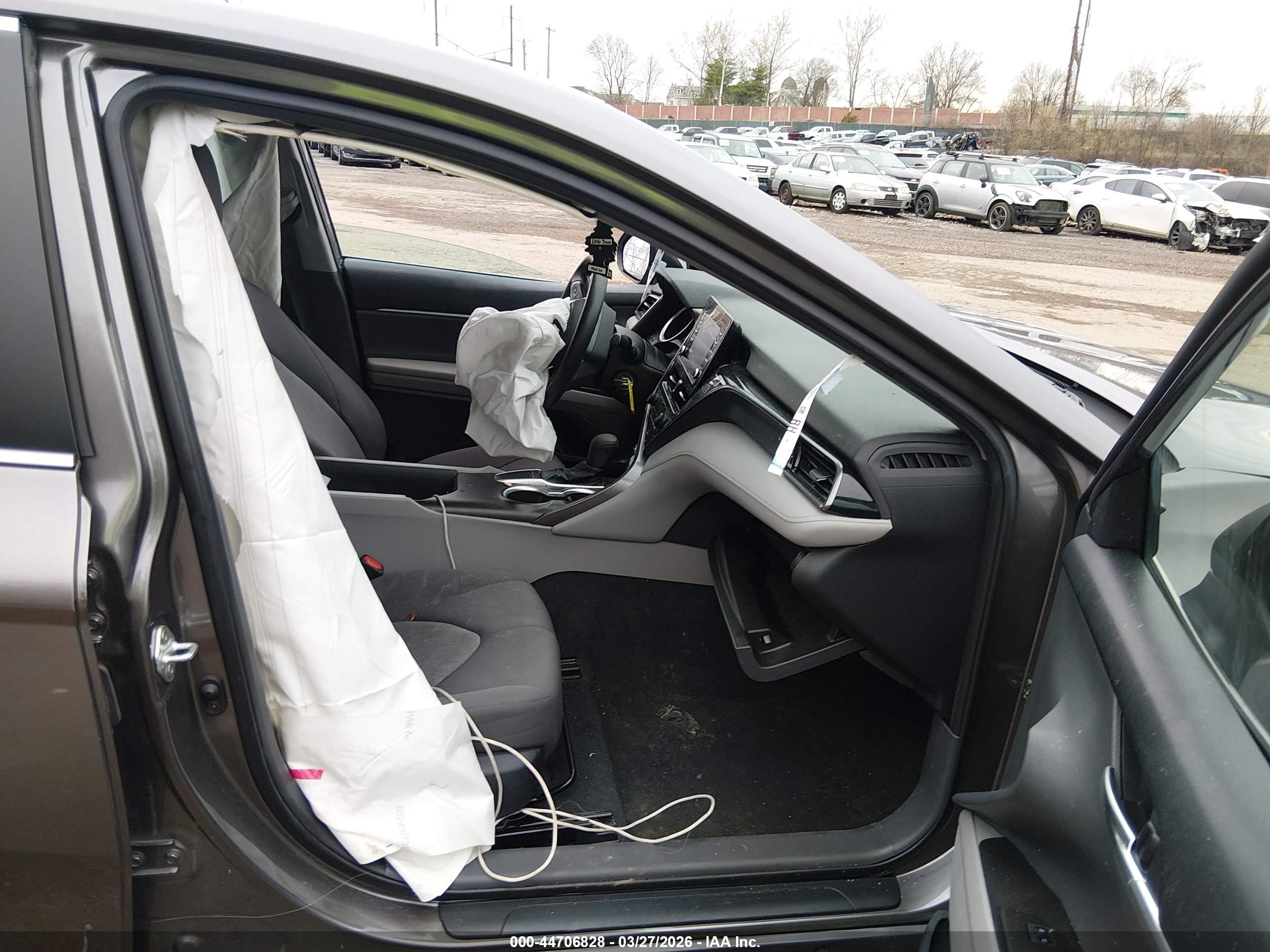 TOYOTA CAMRY image 5