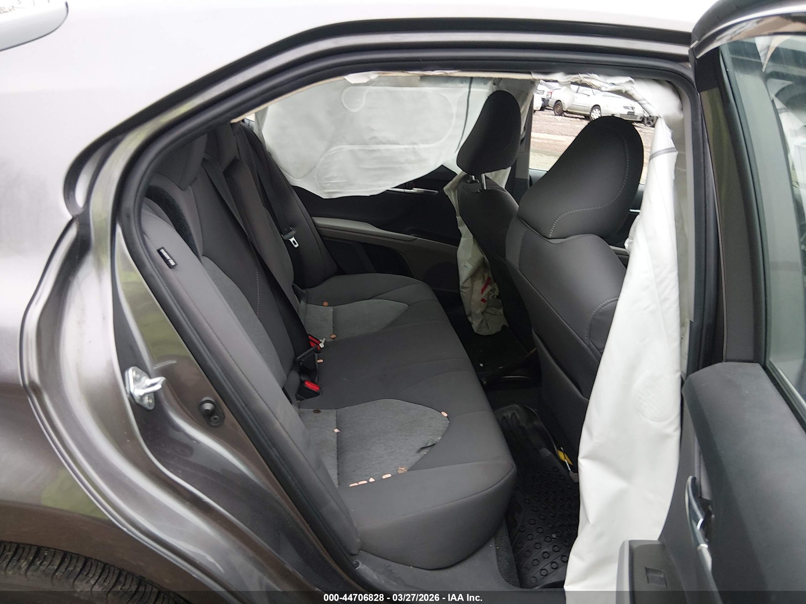 TOYOTA CAMRY image 8