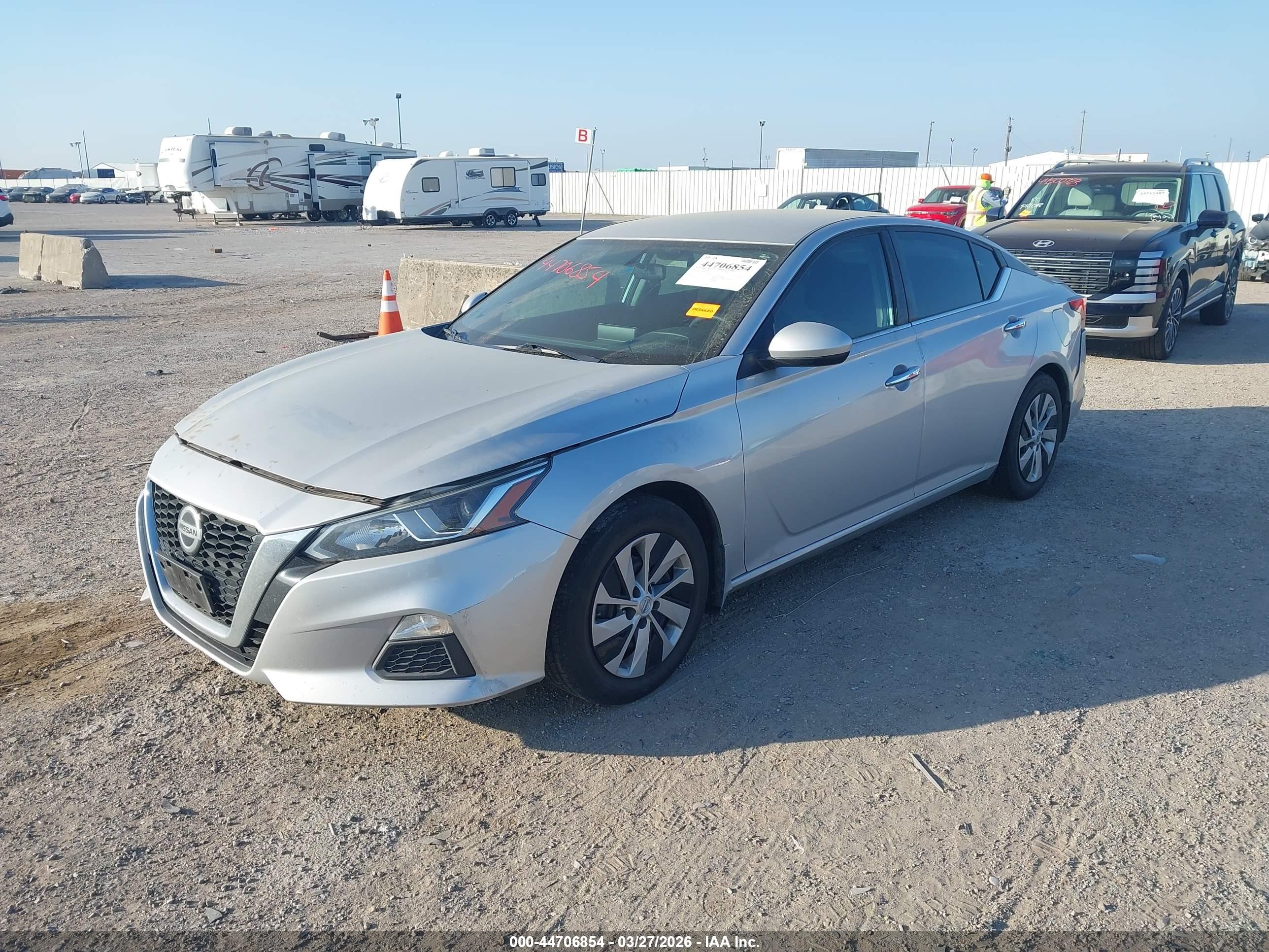 NISSAN ALTIMA image 2