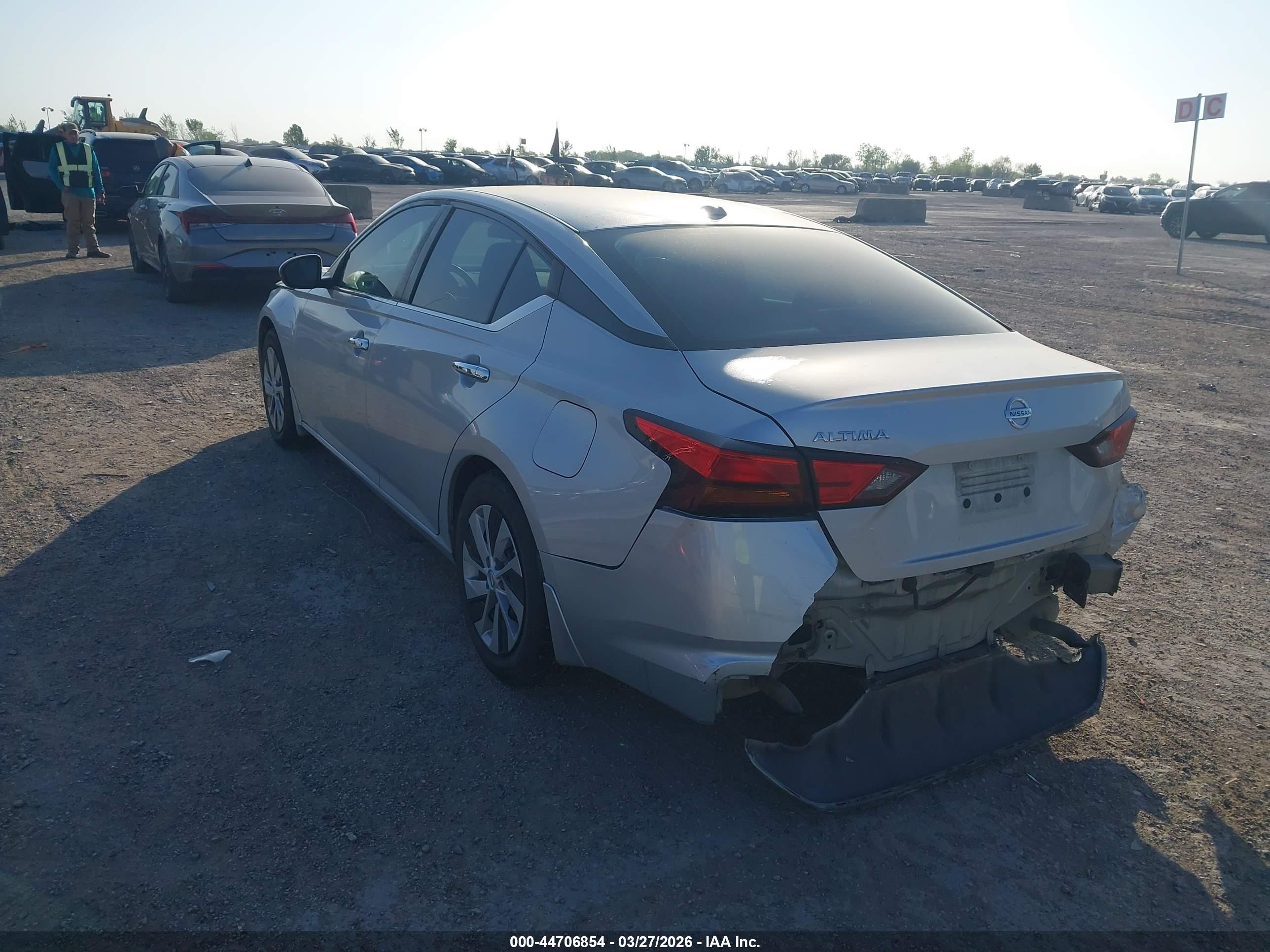 NISSAN ALTIMA image 3