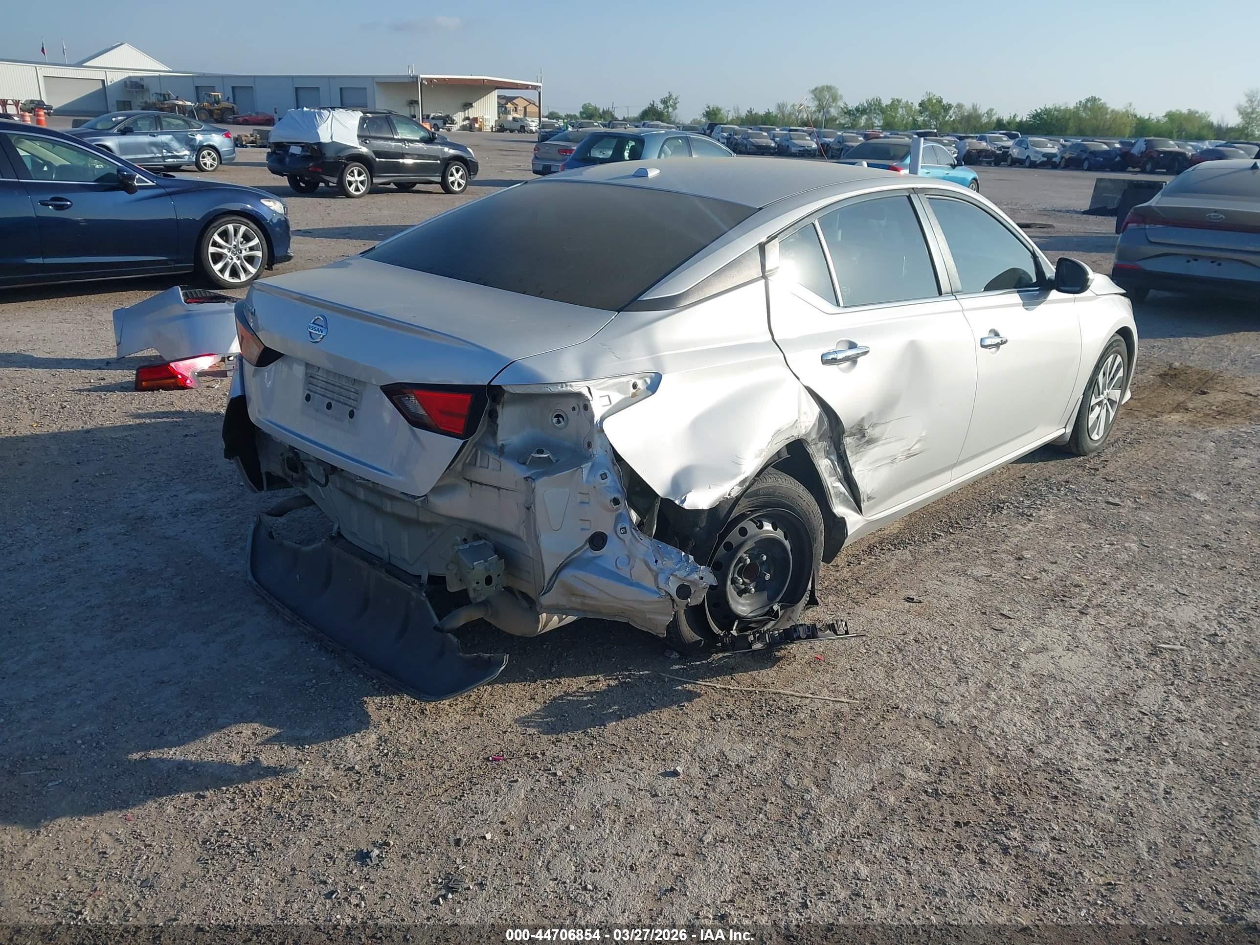 NISSAN ALTIMA image 6