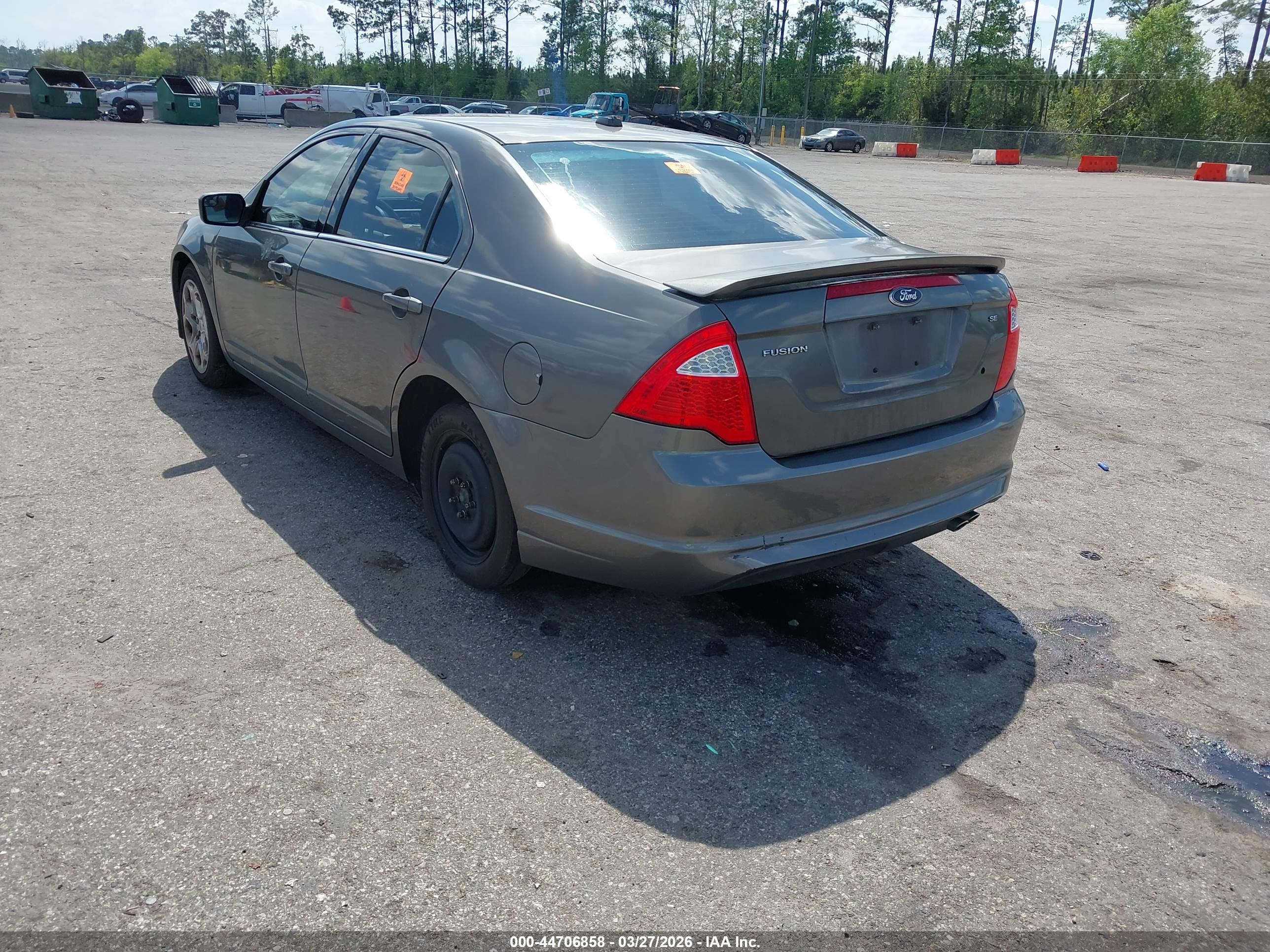 FORD FUSION image 3