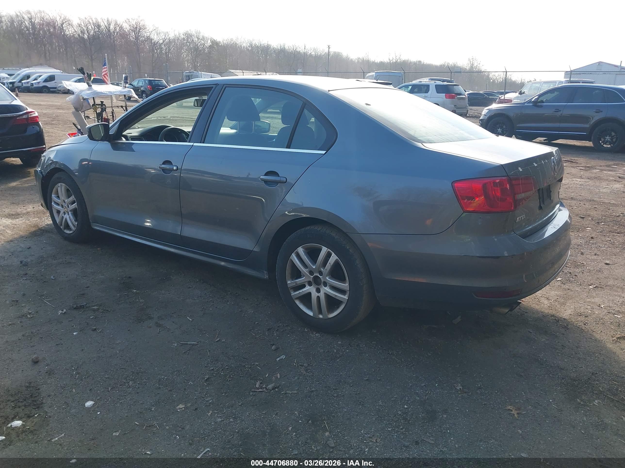 VOLKSWAGEN JETTA image 3