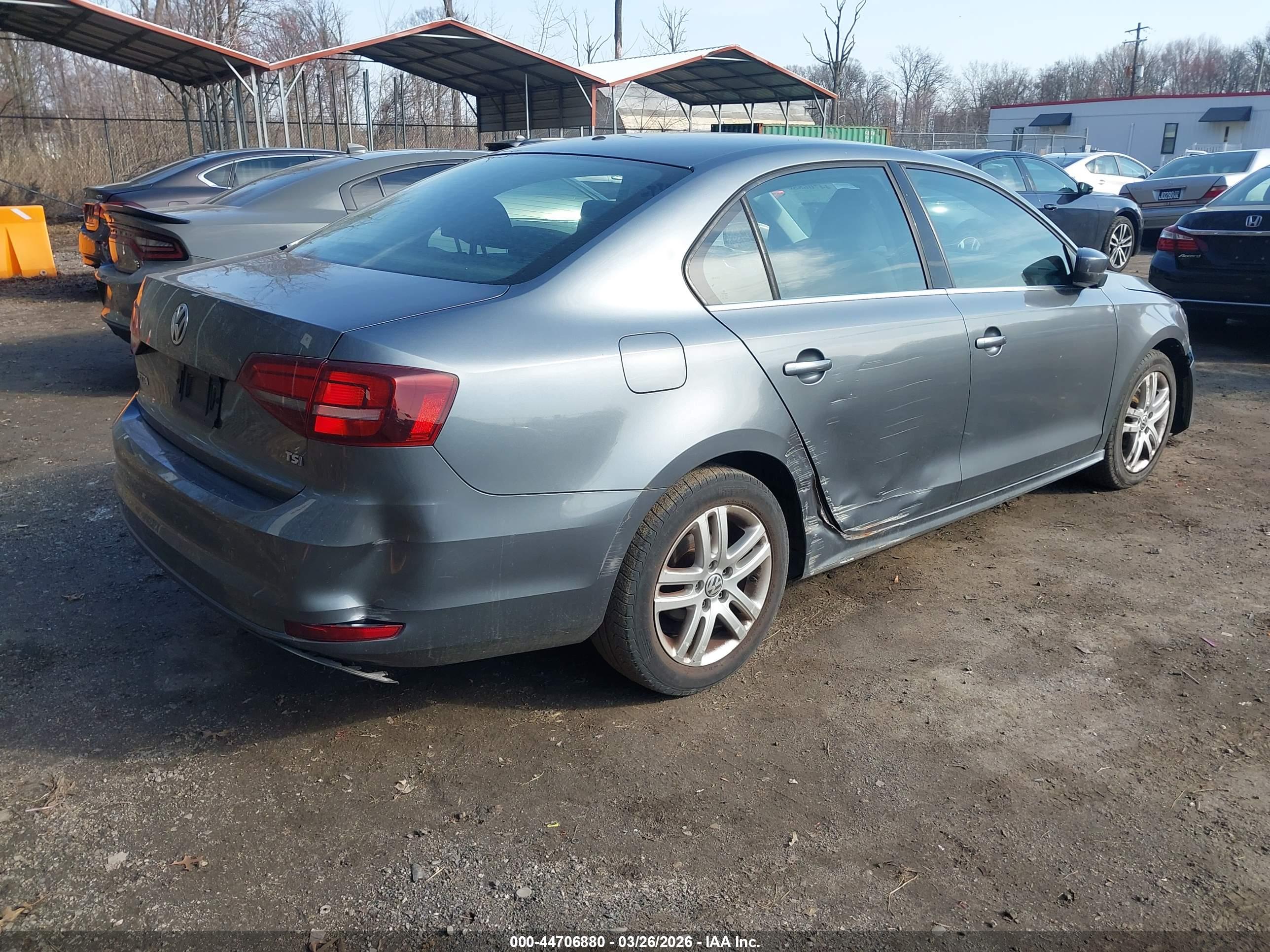 VOLKSWAGEN JETTA image 4