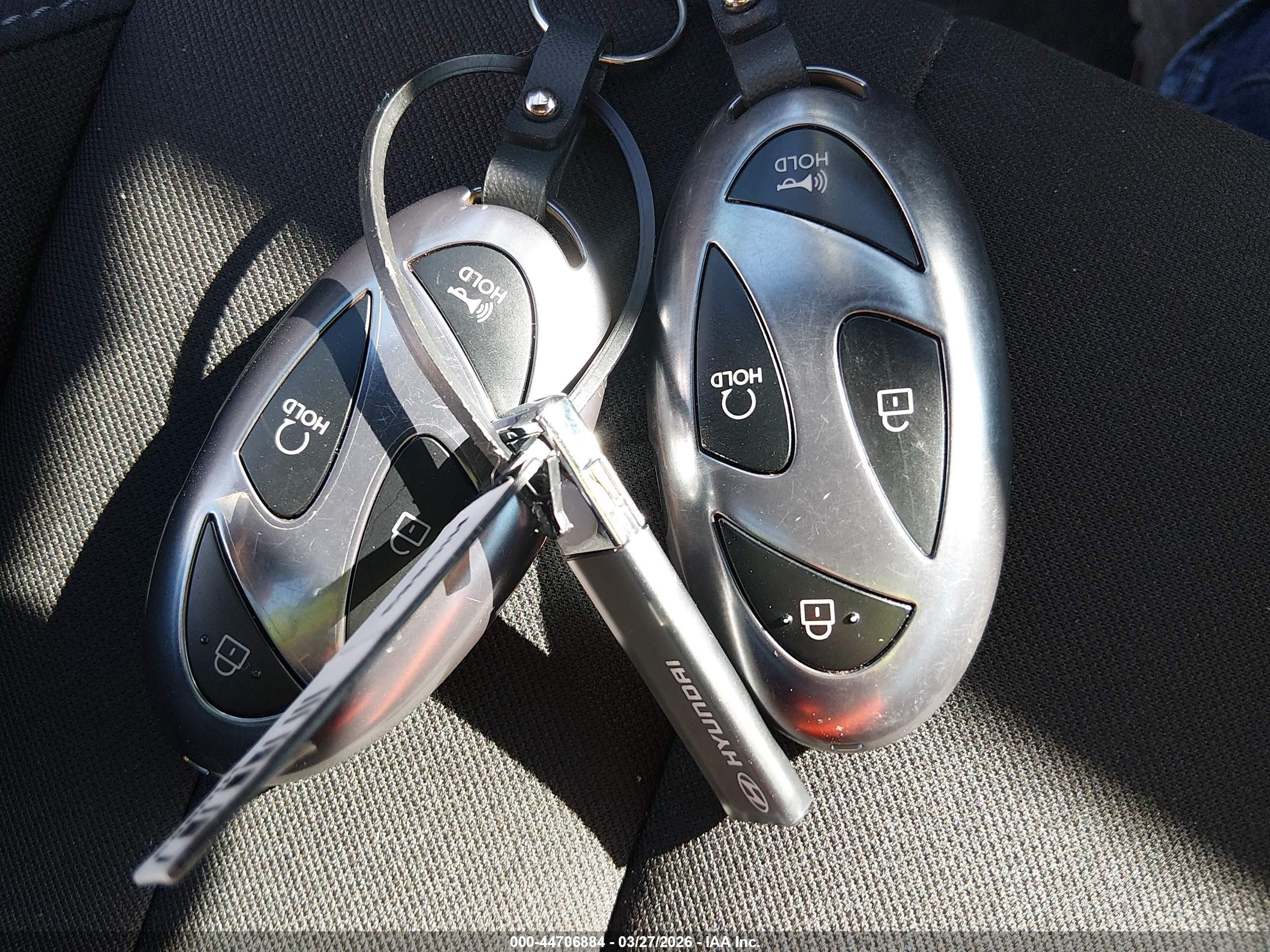 HYUNDAI ELANTRA image 11