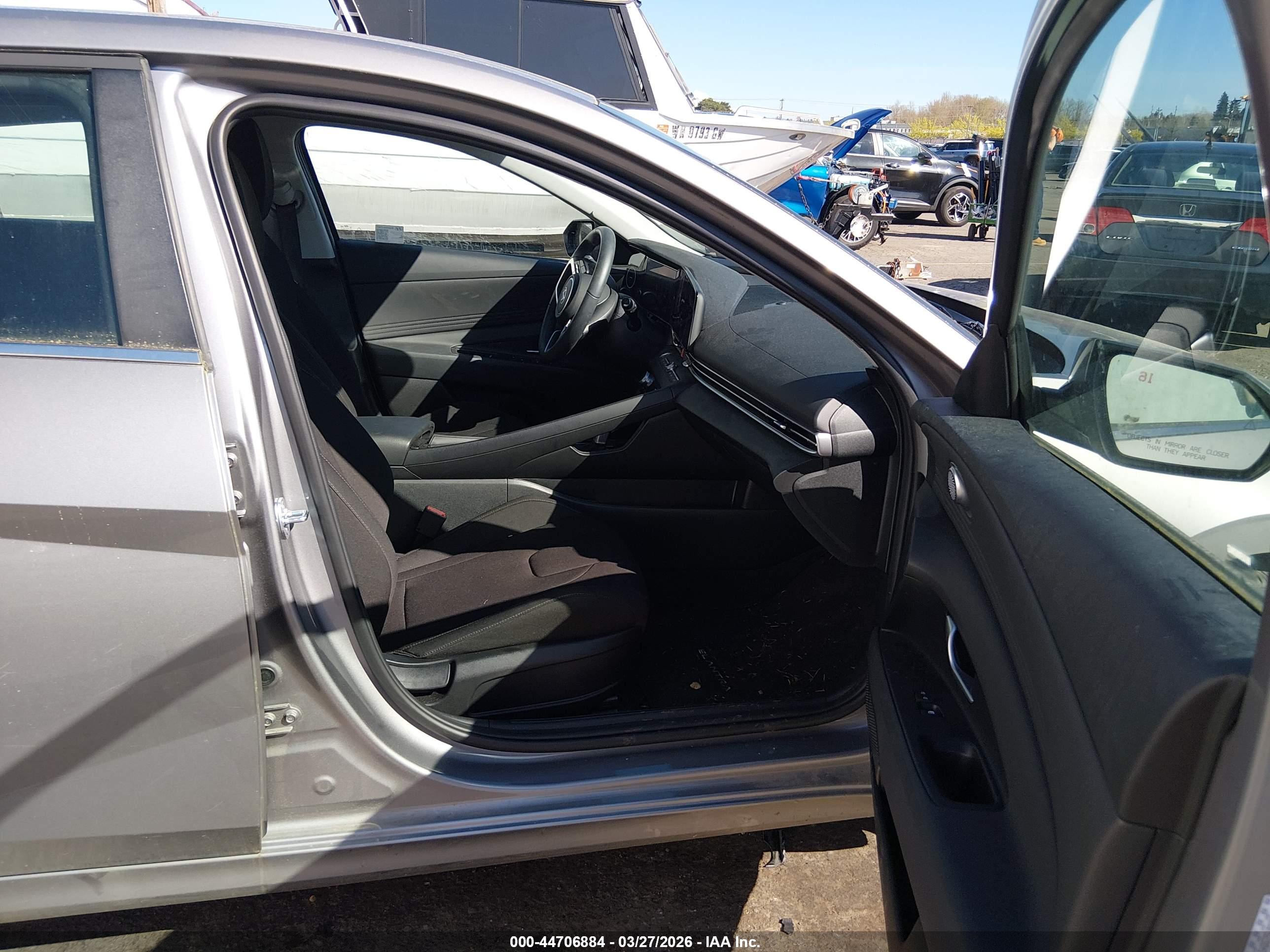 HYUNDAI ELANTRA image 5