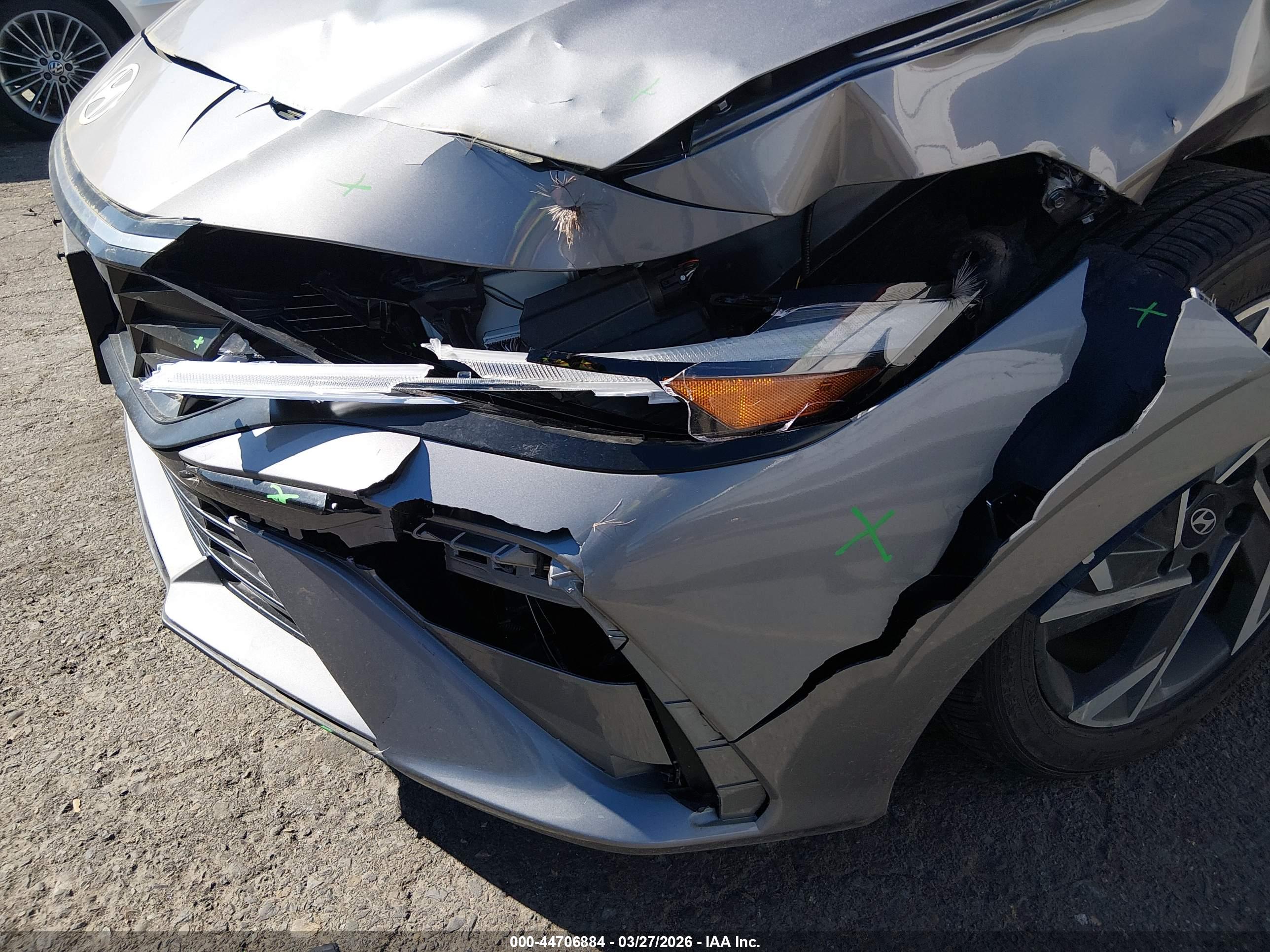 HYUNDAI ELANTRA image 6