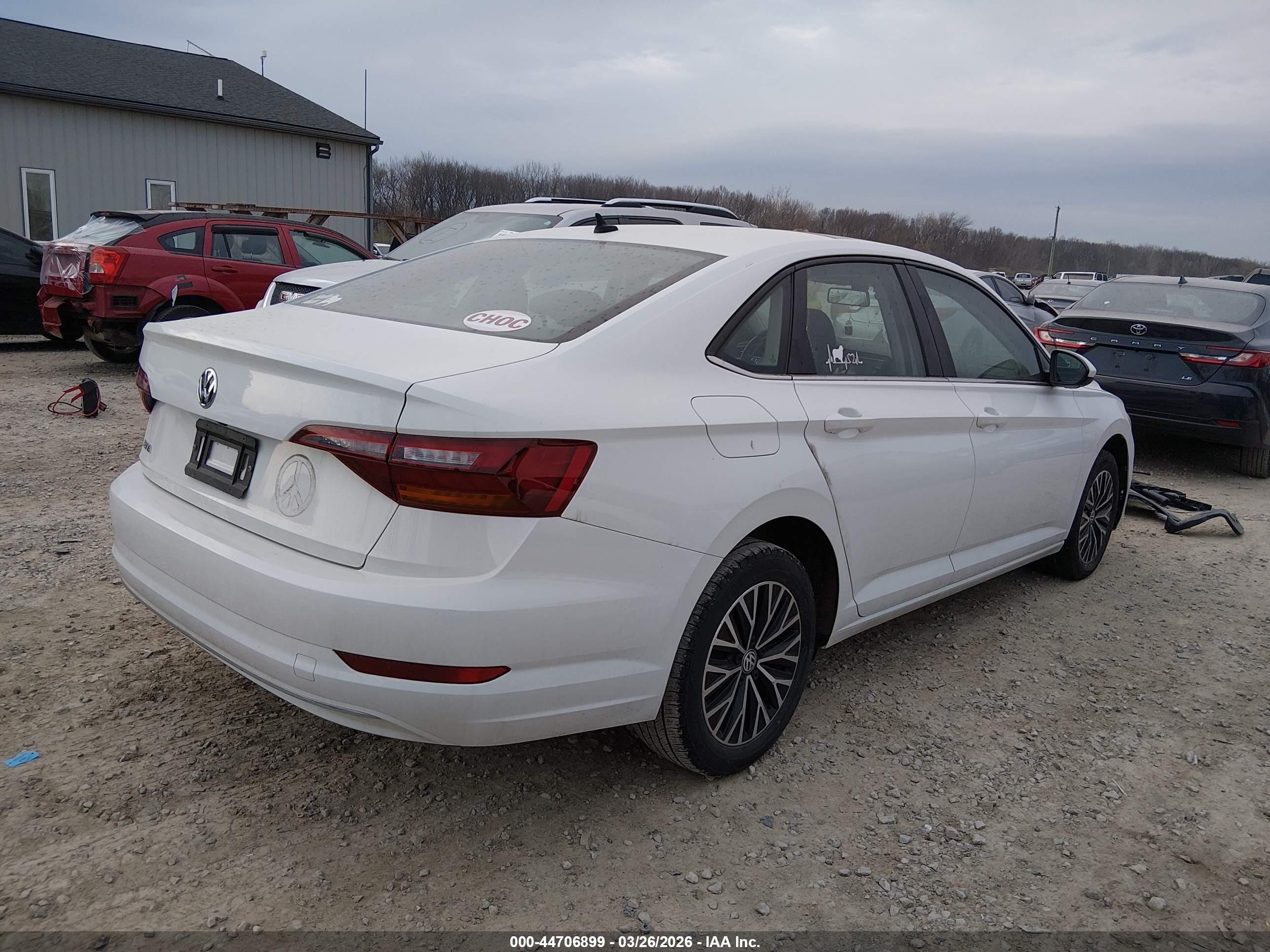 VOLKSWAGEN JETTA image 4