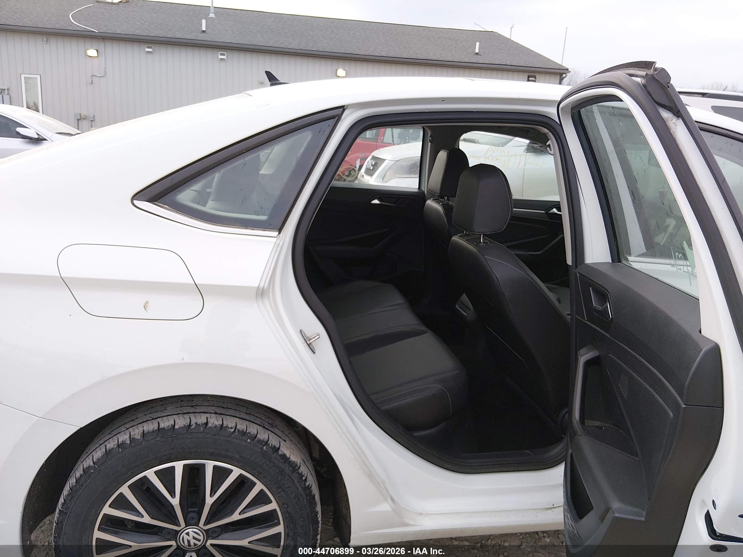 VOLKSWAGEN JETTA image 8