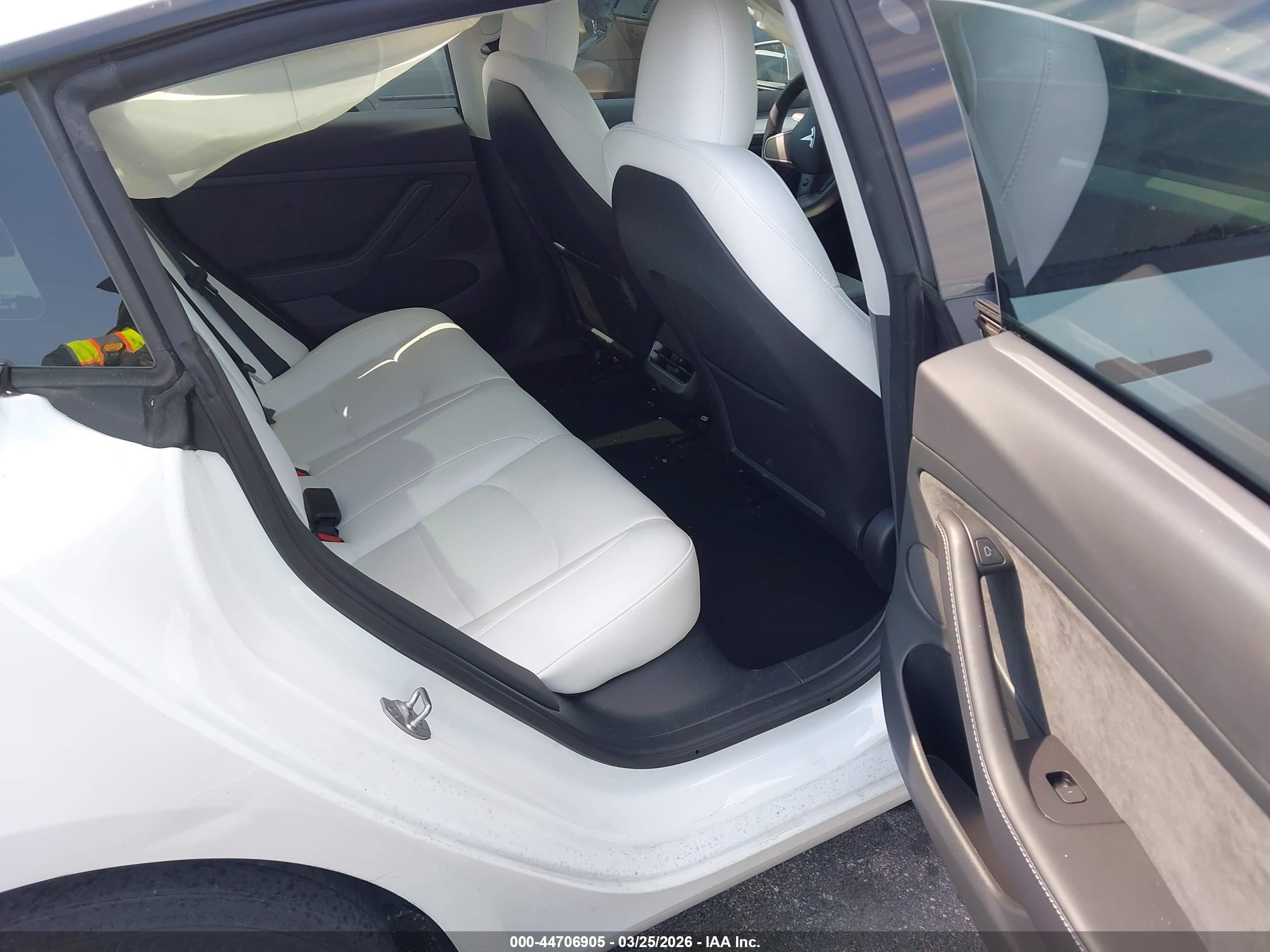 TESLA MODEL image 8
