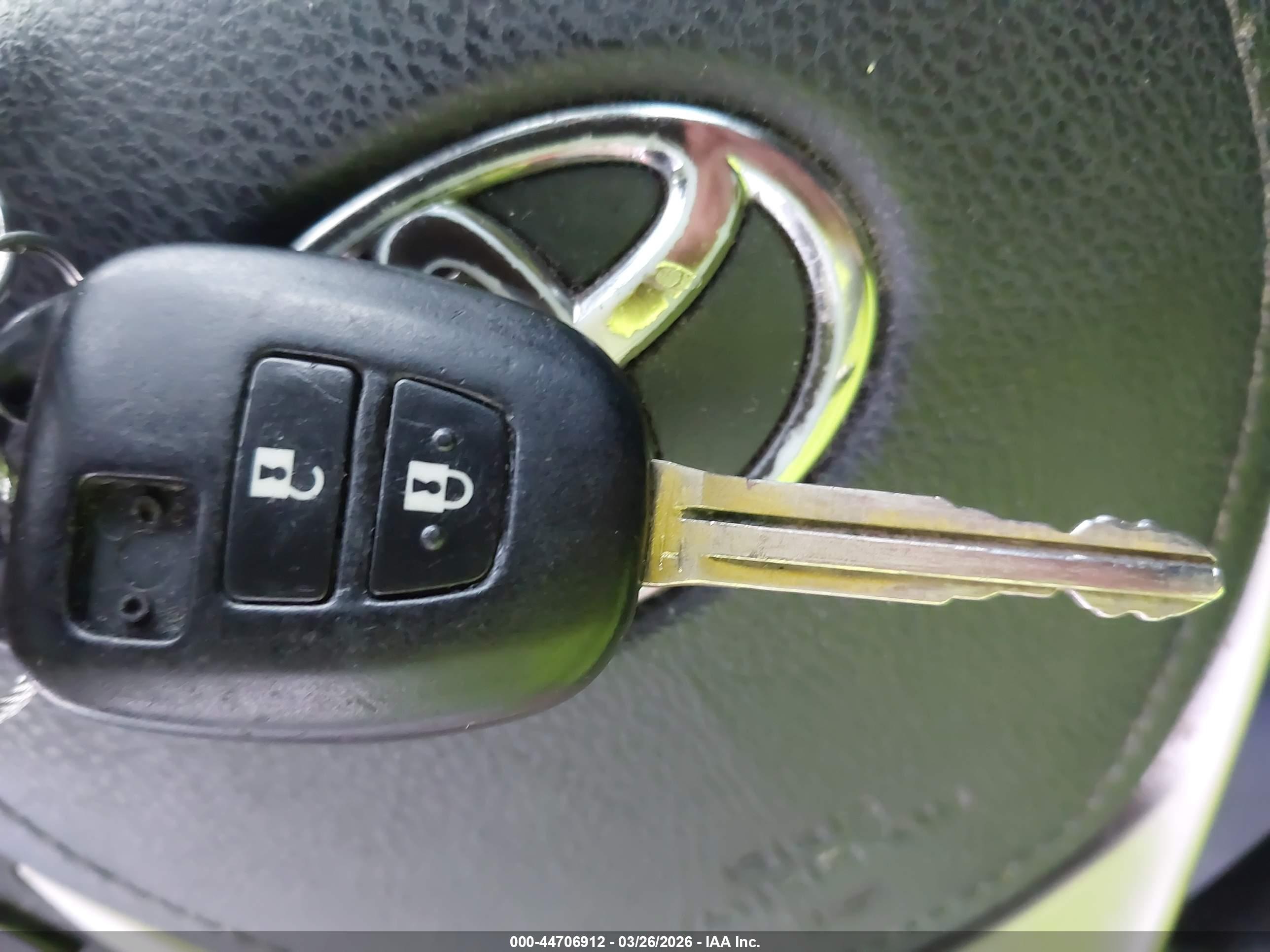 TOYOTA RAV4 image 11