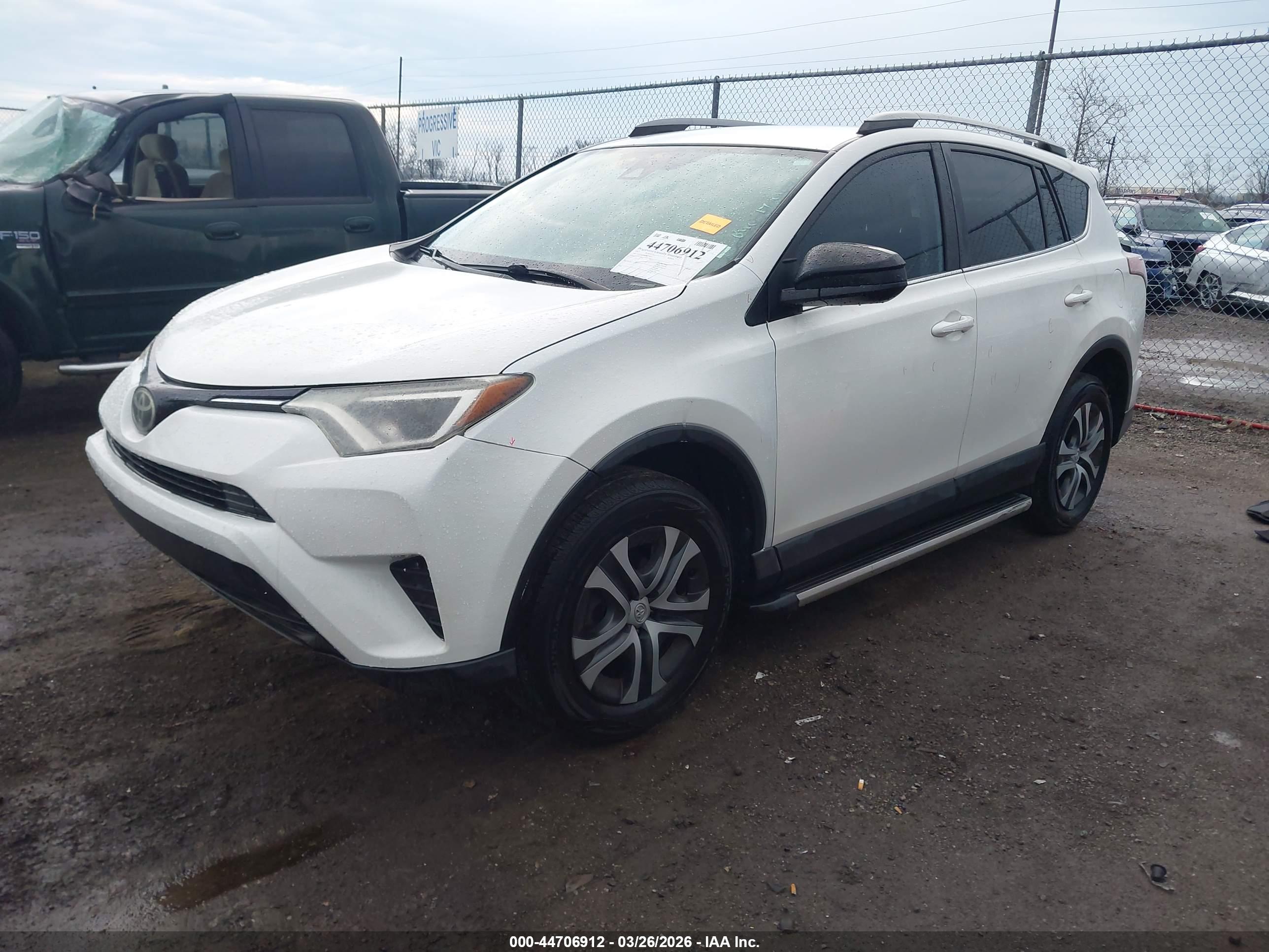 TOYOTA RAV4 image 2