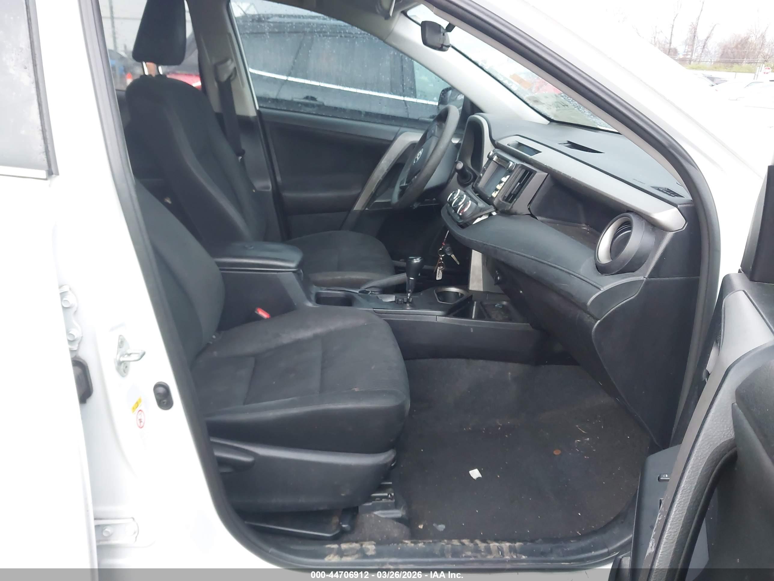TOYOTA RAV4 image 5