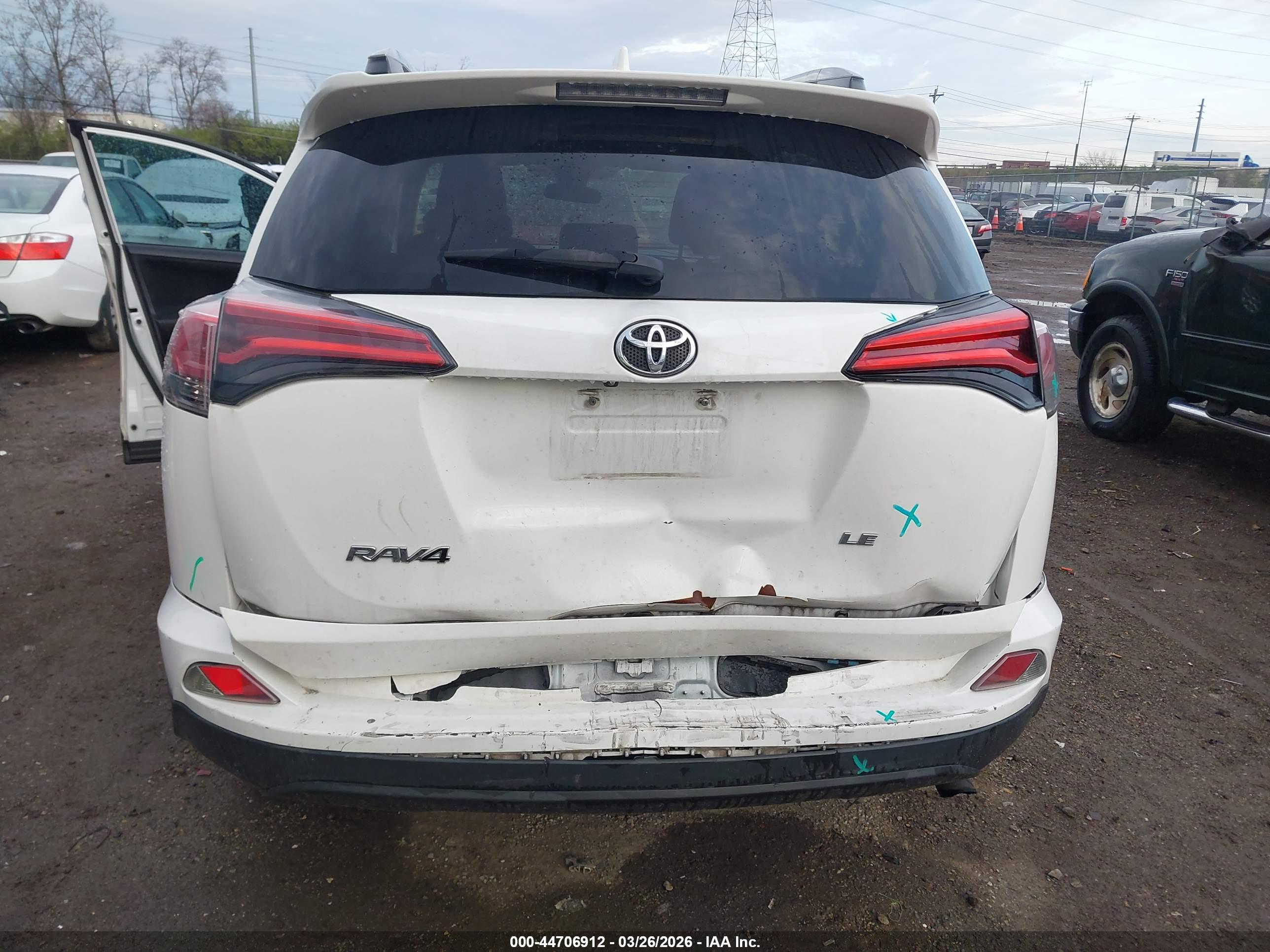 TOYOTA RAV4 image 6