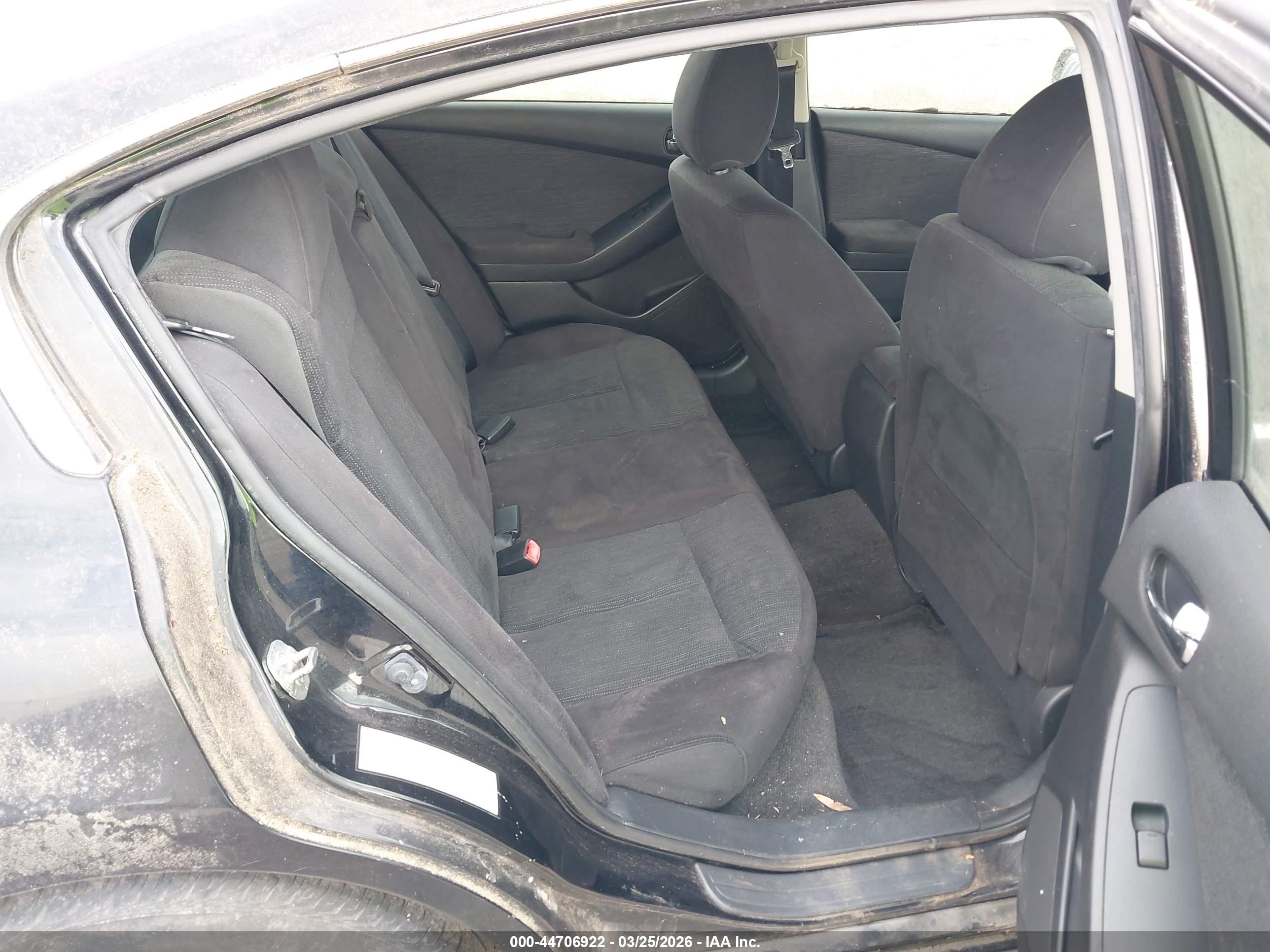 NISSAN ALTIMA image 8