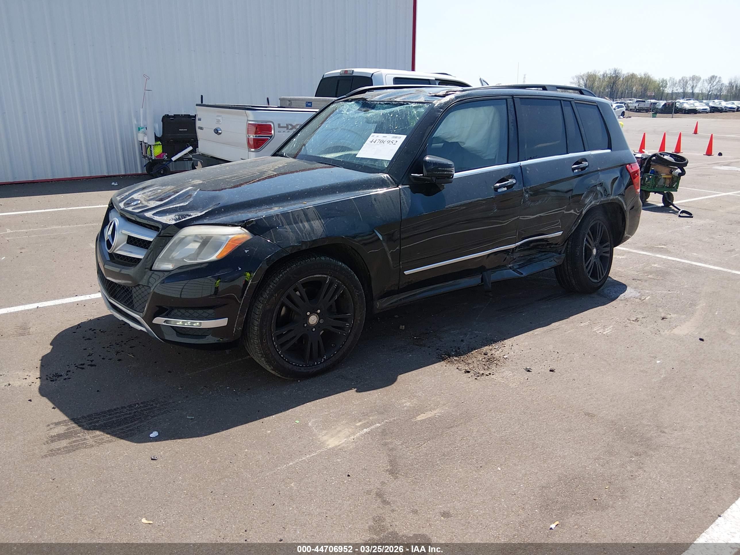 MERCEDES-BENZ GLK image 2