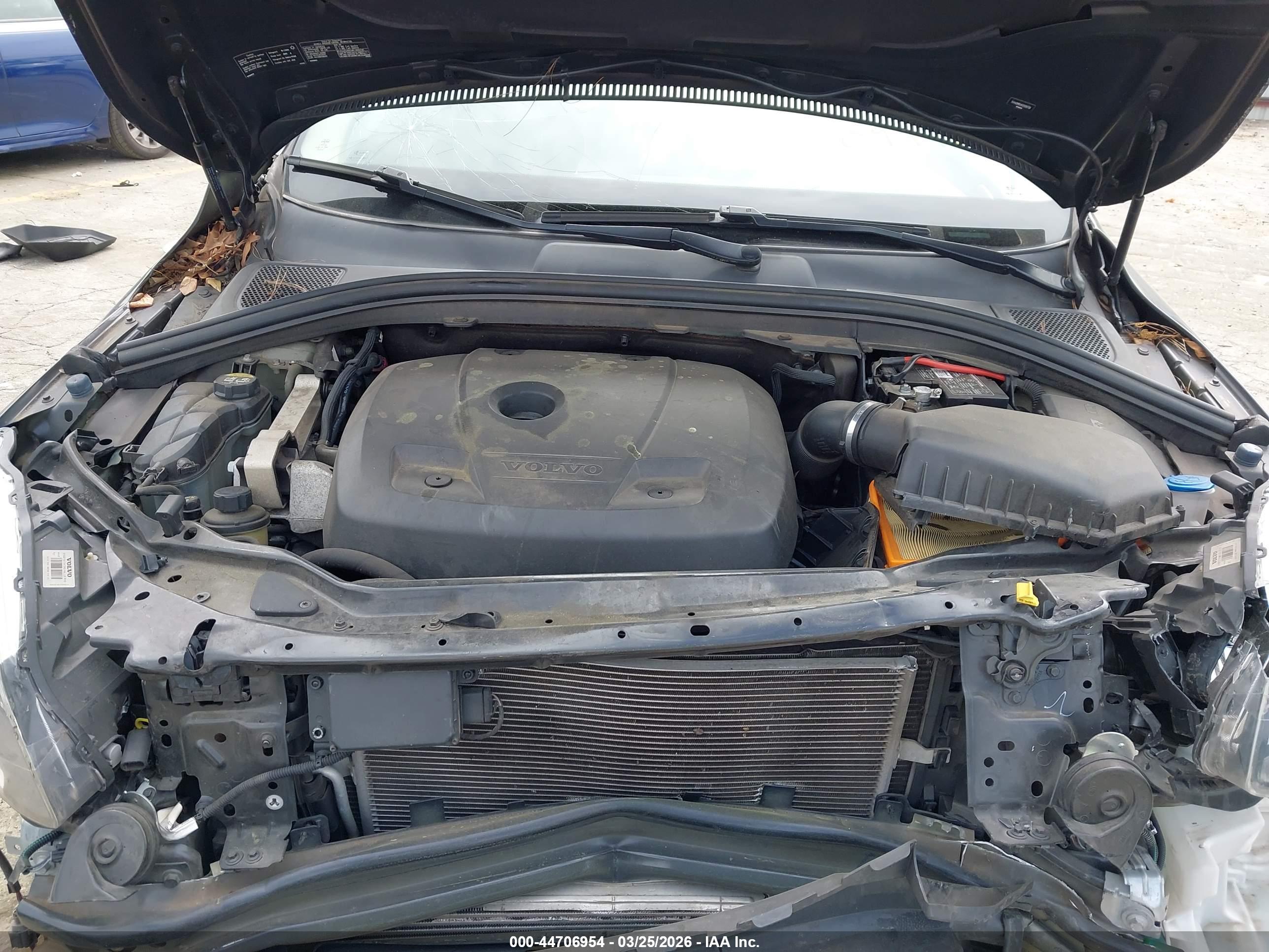 VOLVO XC60 image 10