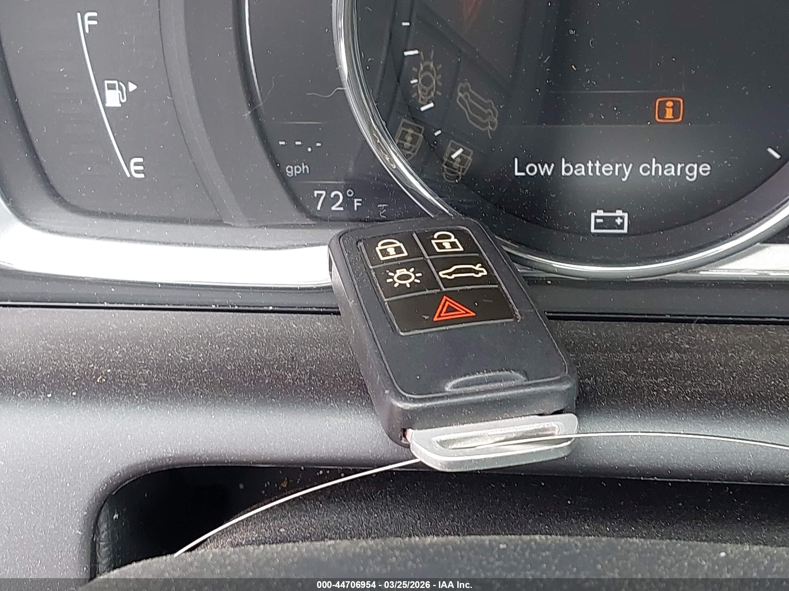 VOLVO XC60 image 11