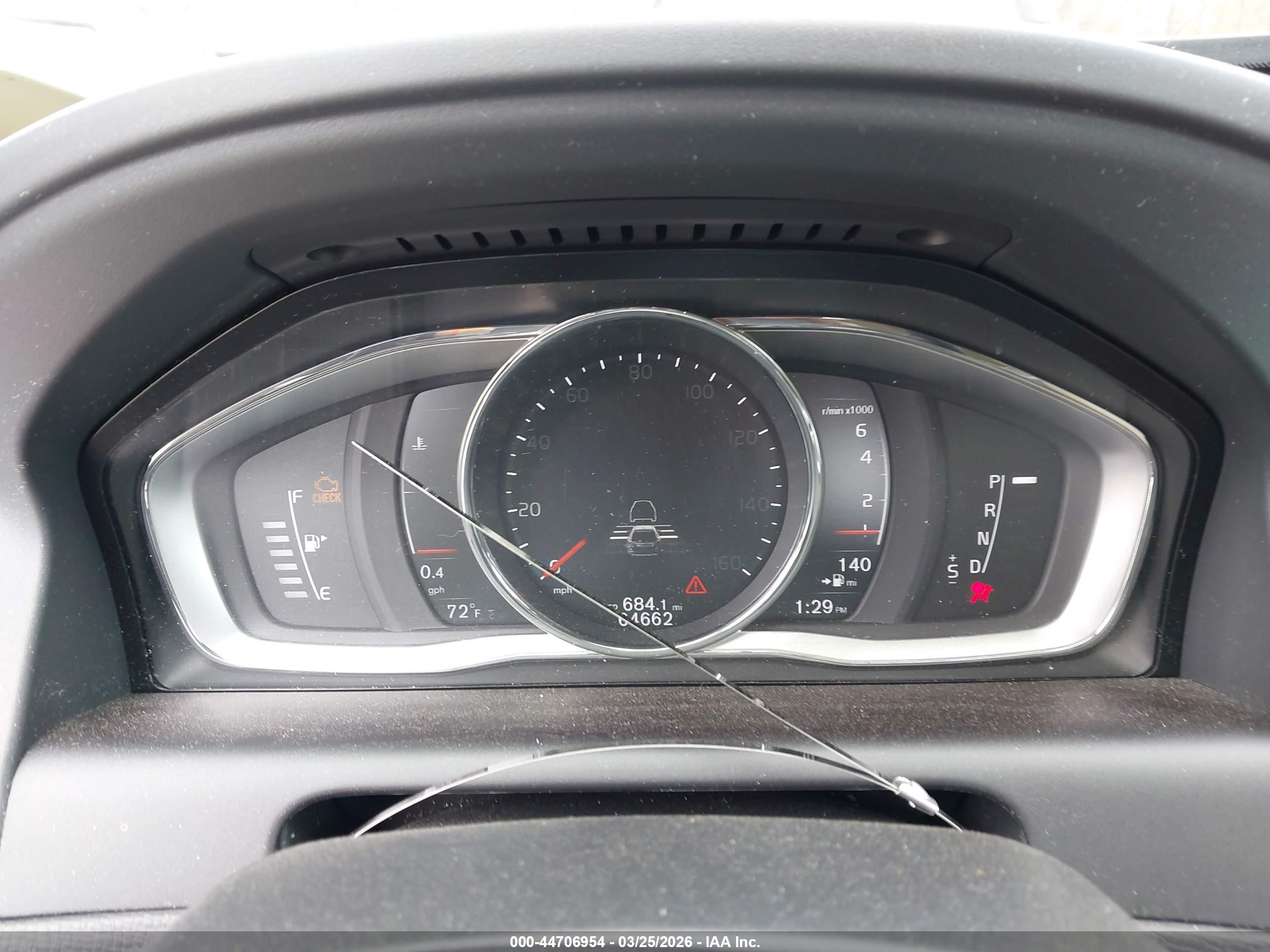 VOLVO XC60 image 7