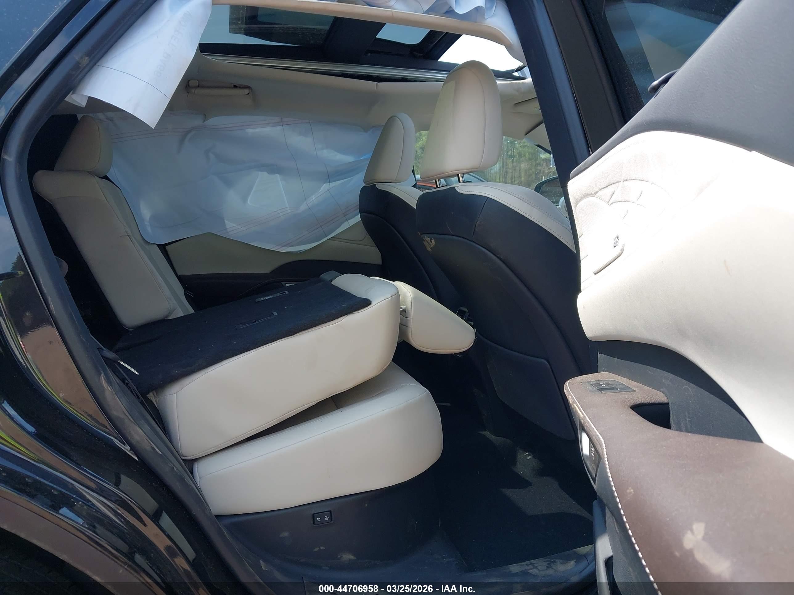 LEXUS RX image 8
