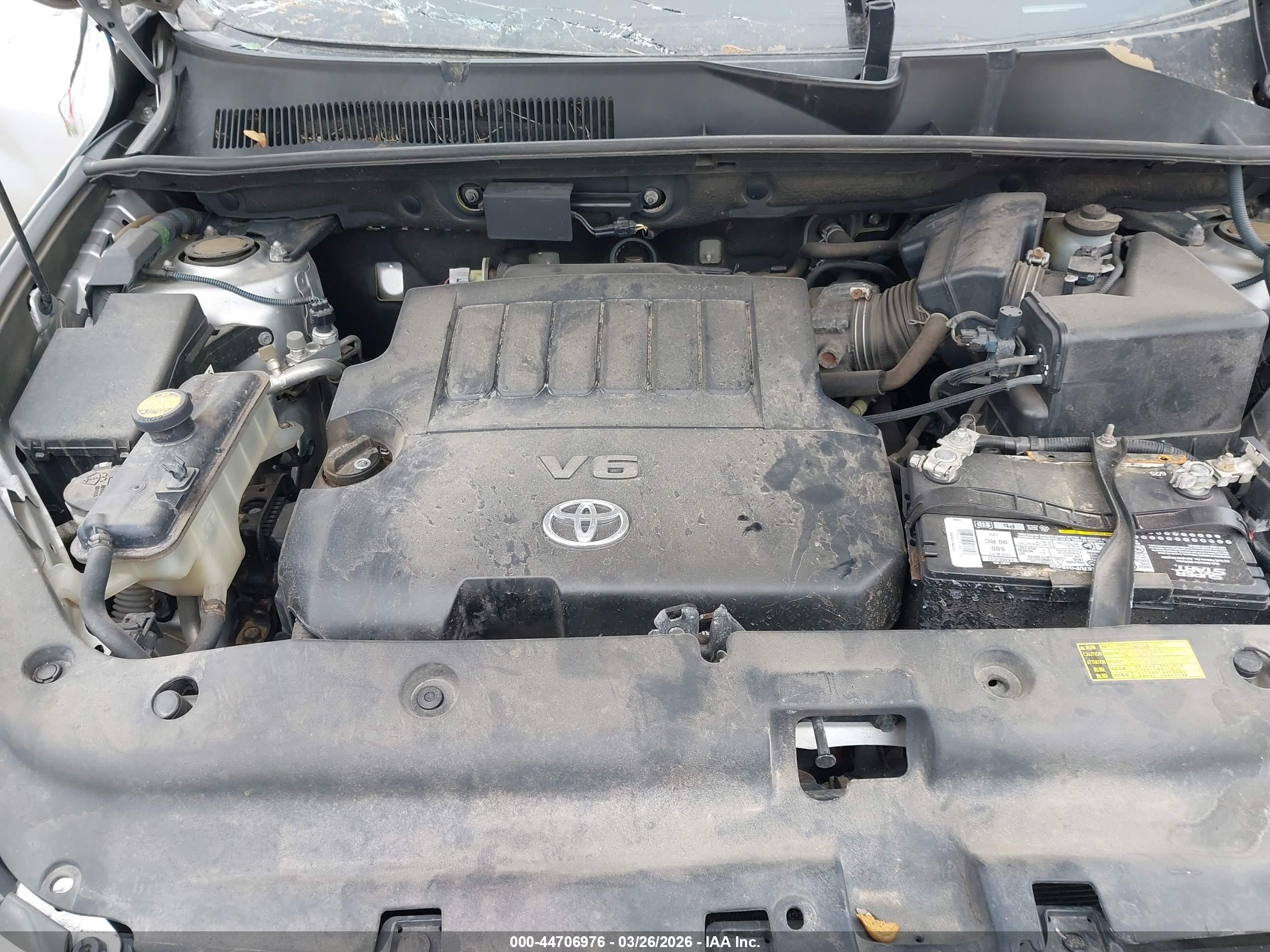 TOYOTA RAV4 image 10