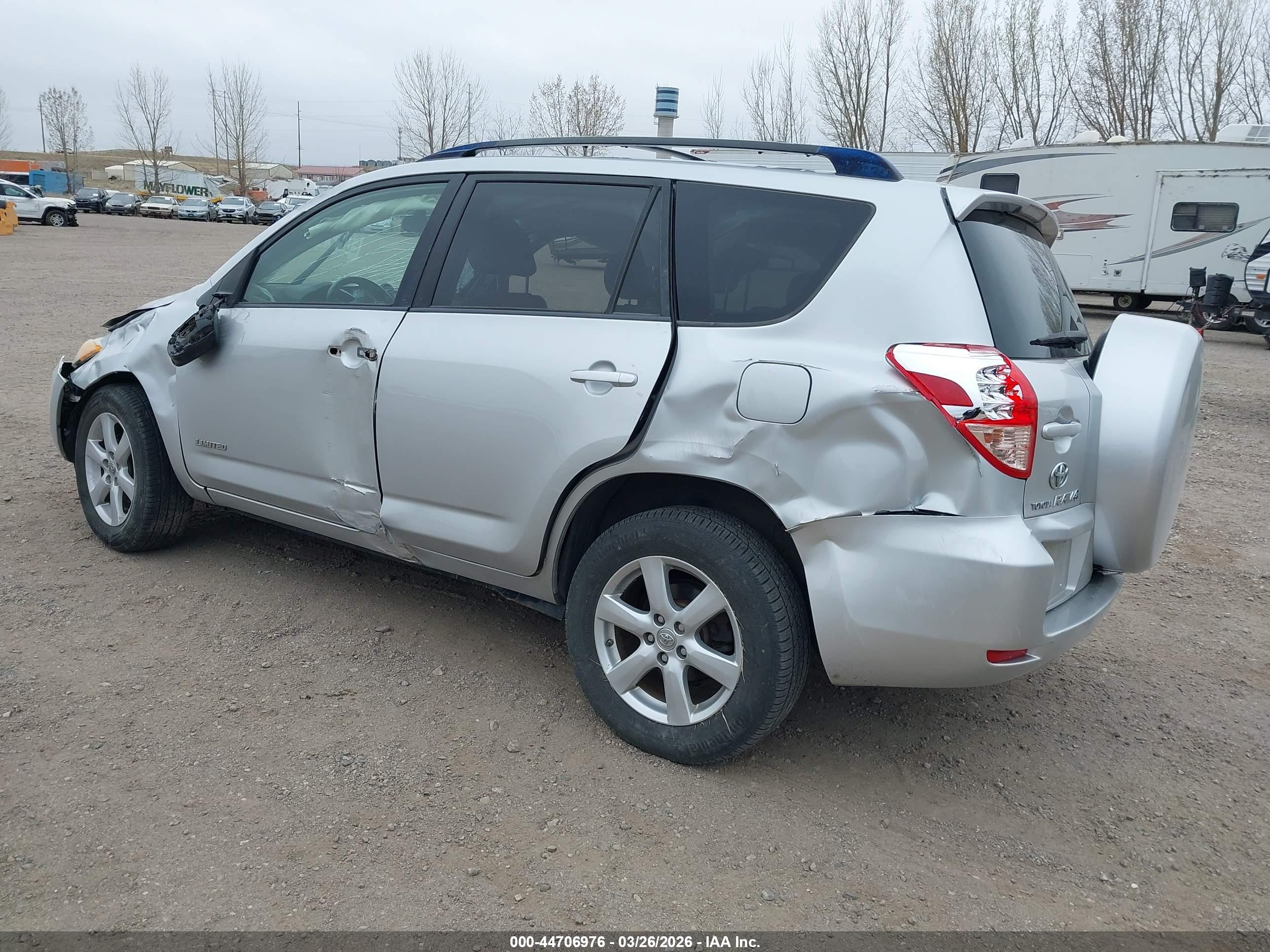 TOYOTA RAV4 image 3