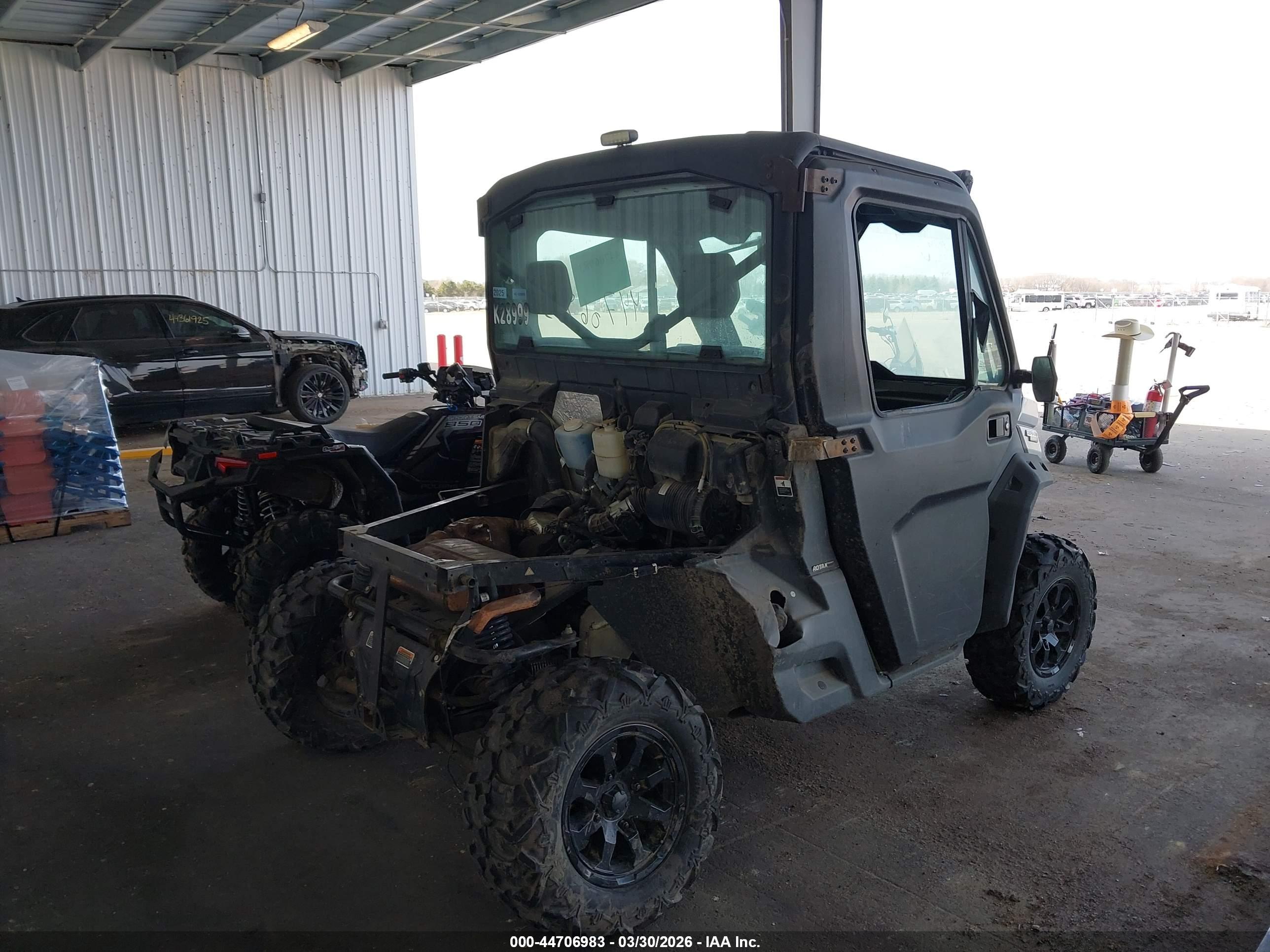 CAN-AM DEFENDER image 4
