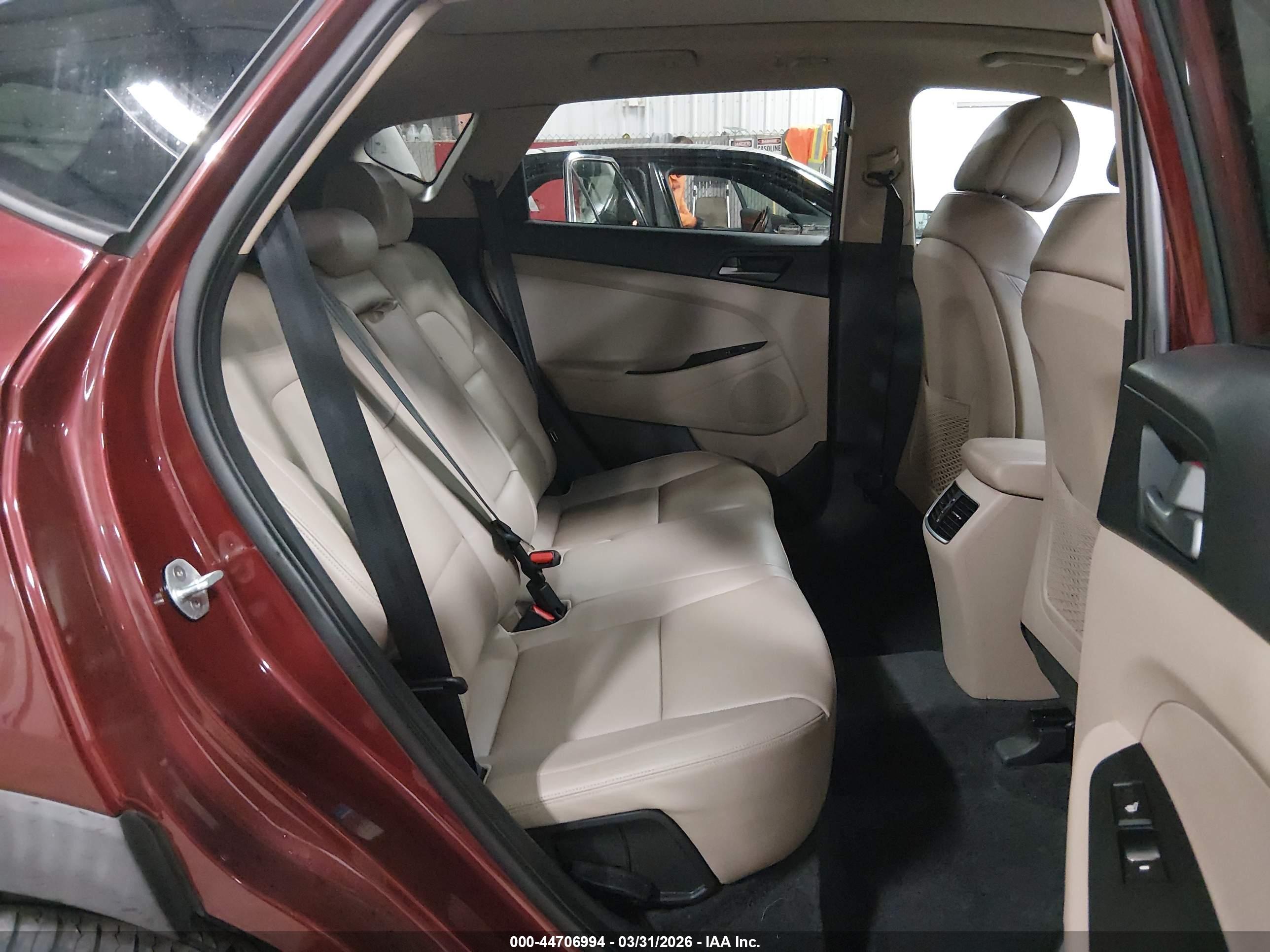 HYUNDAI TUCSON image 8