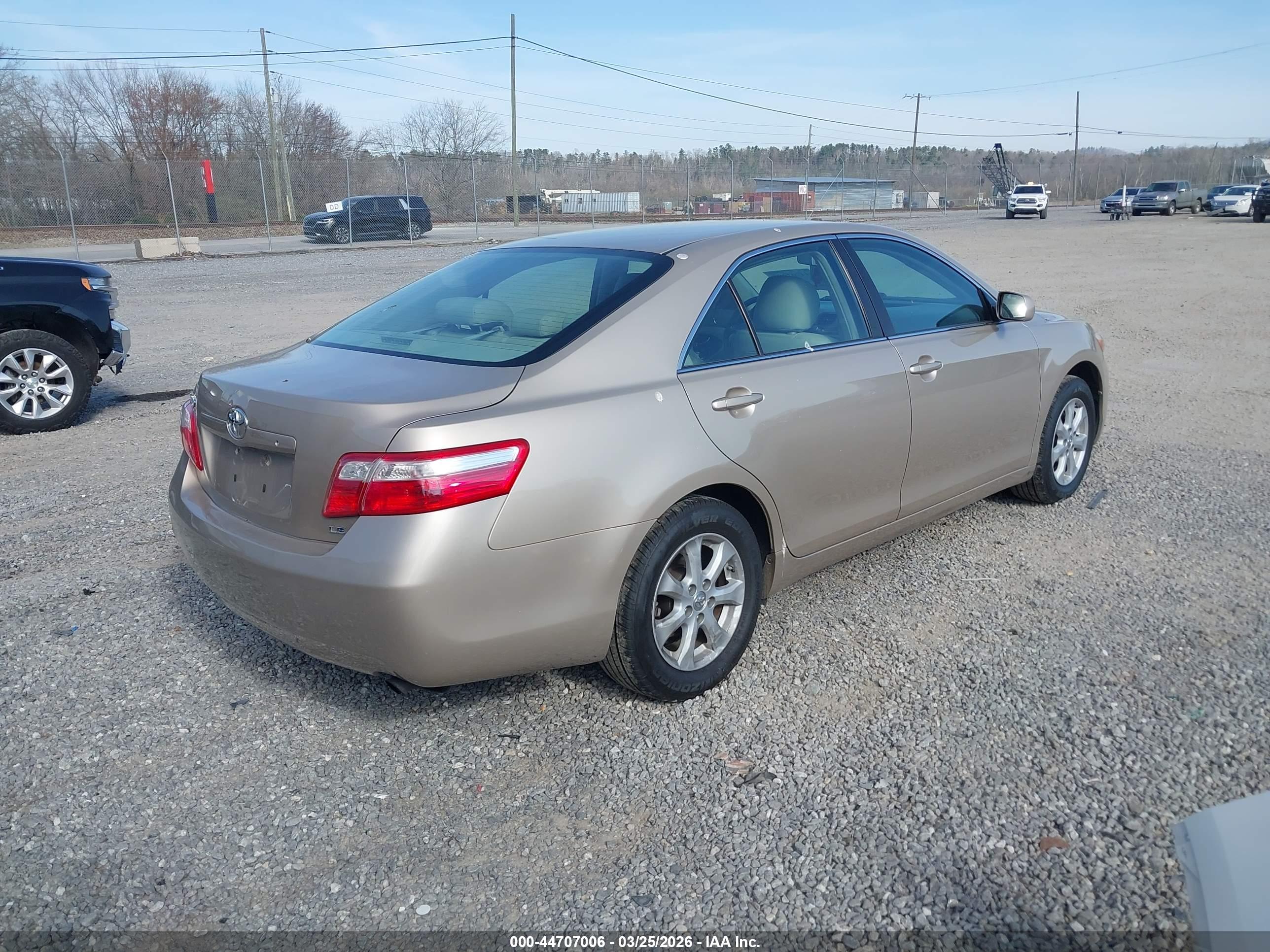 TOYOTA CAMRY image 4