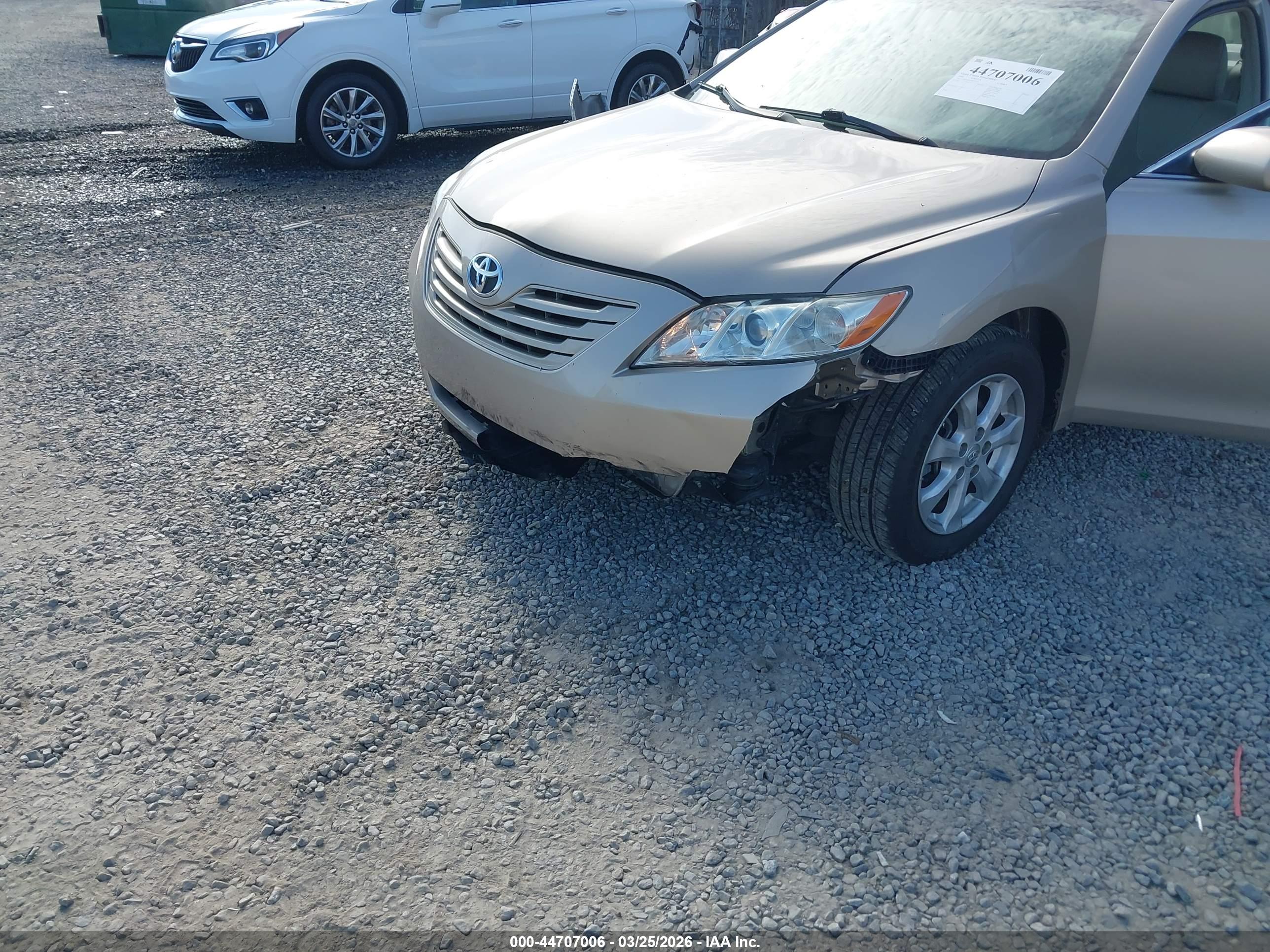 TOYOTA CAMRY image 6