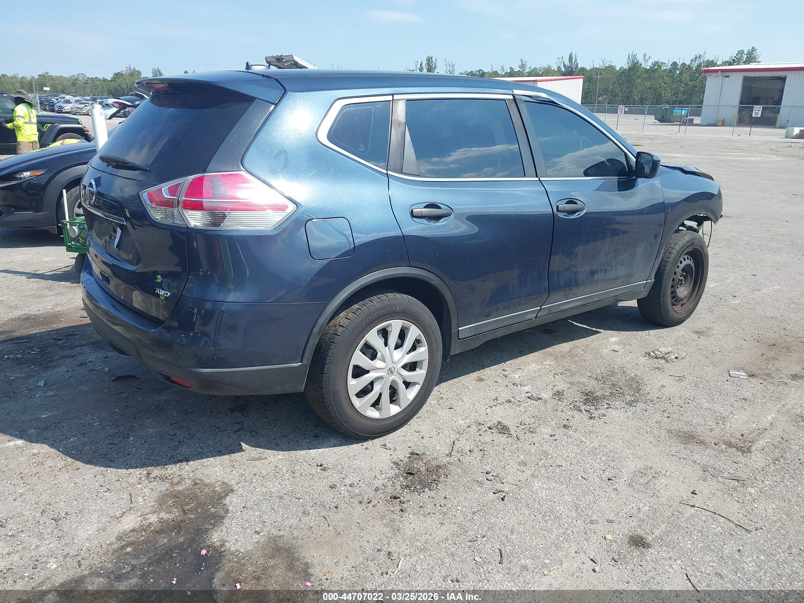 NISSAN ROGUE image 4