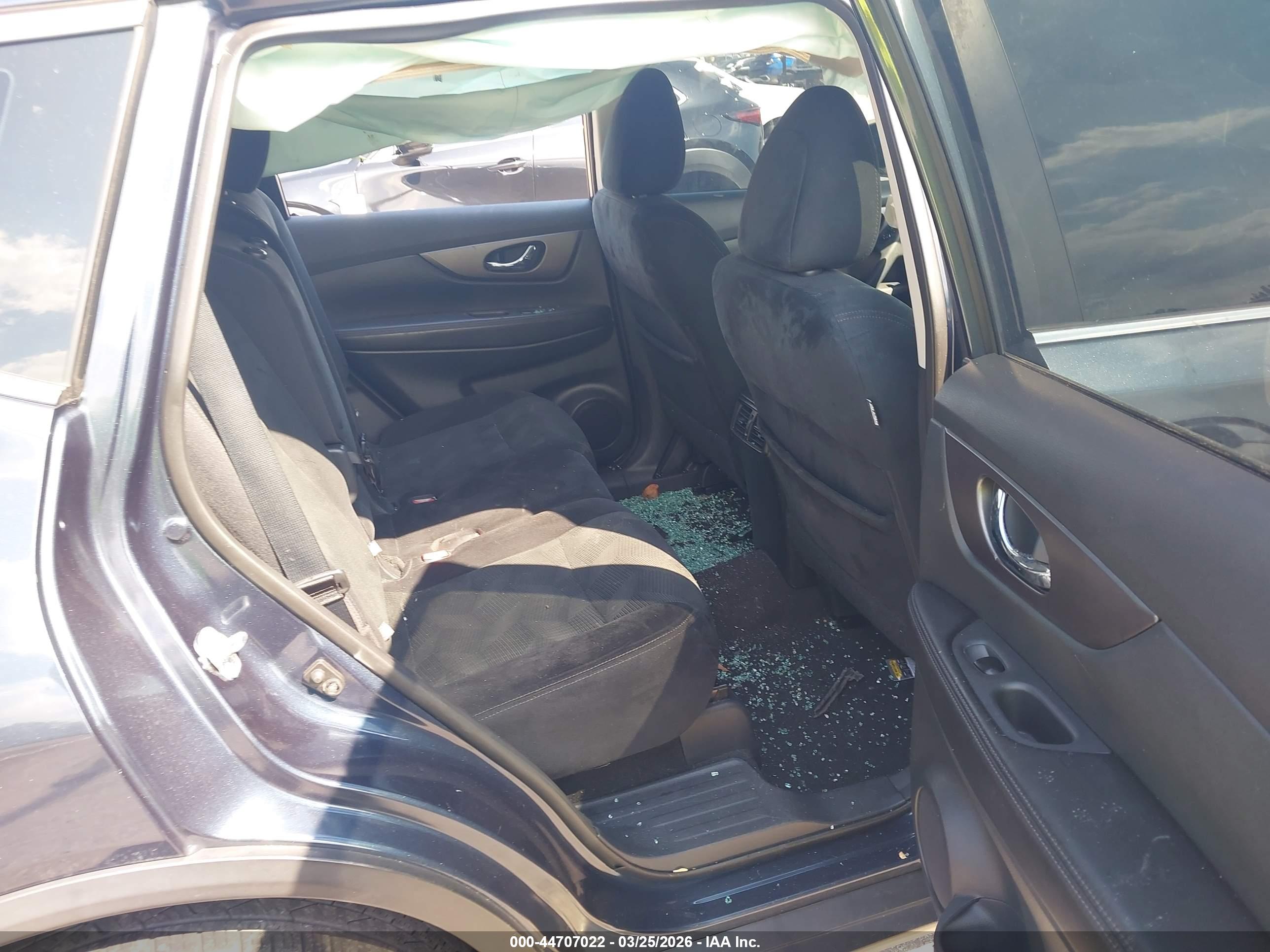 NISSAN ROGUE image 8
