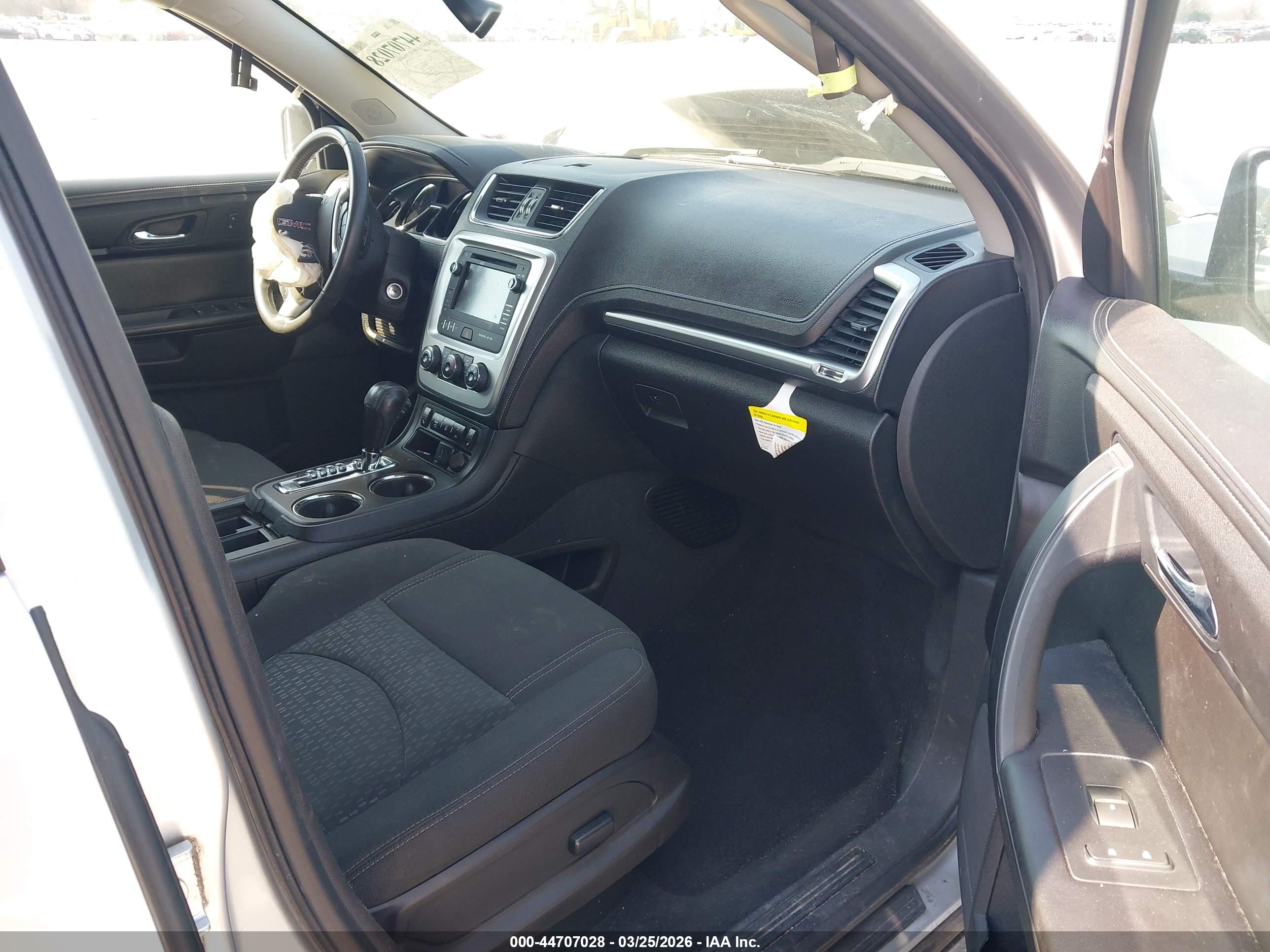 GMC ACADIA image 5
