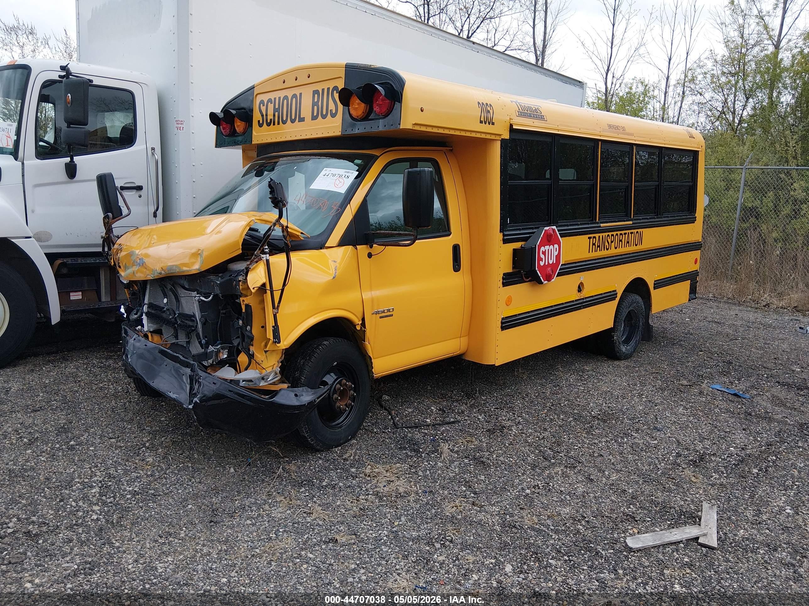 CHEVROLET EXPRESS image 2