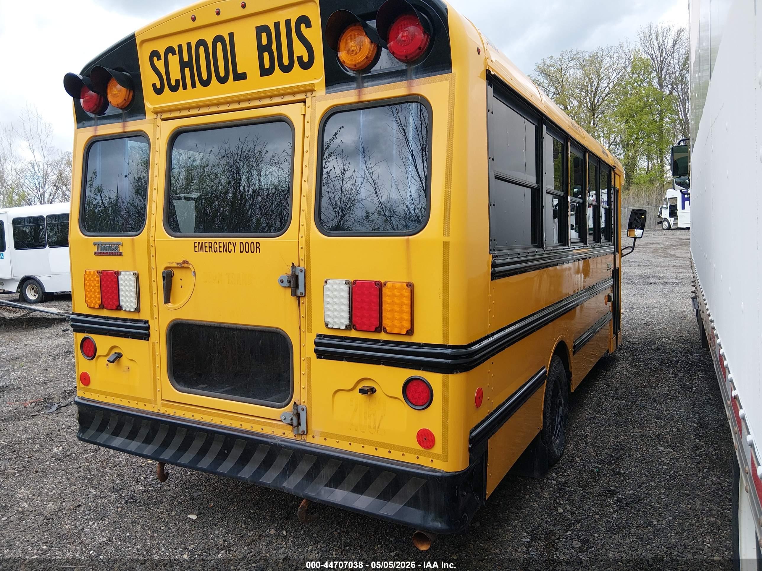 CHEVROLET EXPRESS image 4
