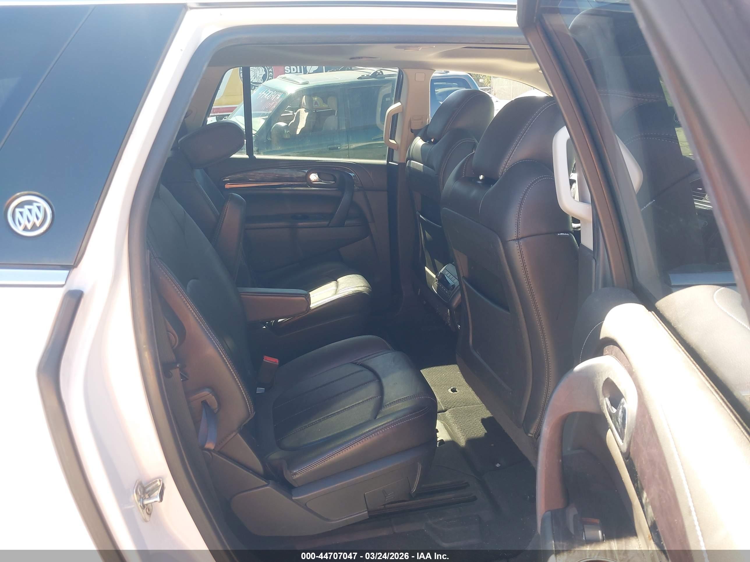 BUICK ENCLAVE image 8