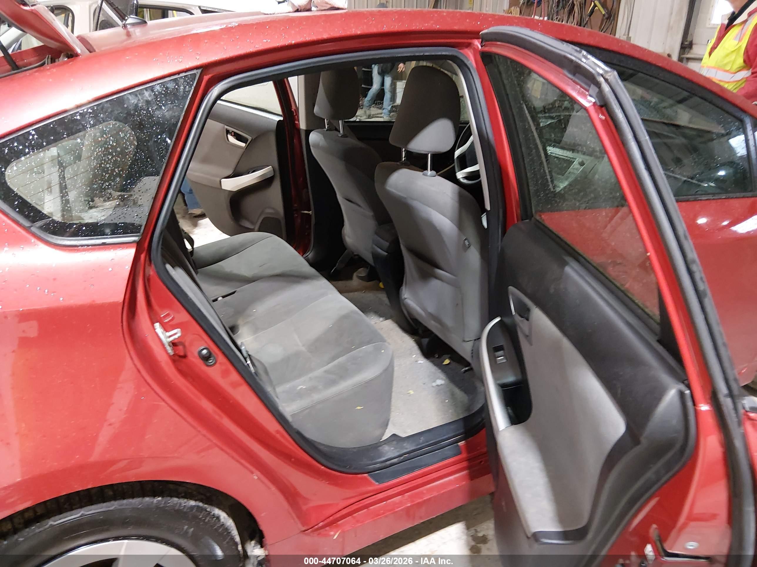 TOYOTA PRIUS image 8