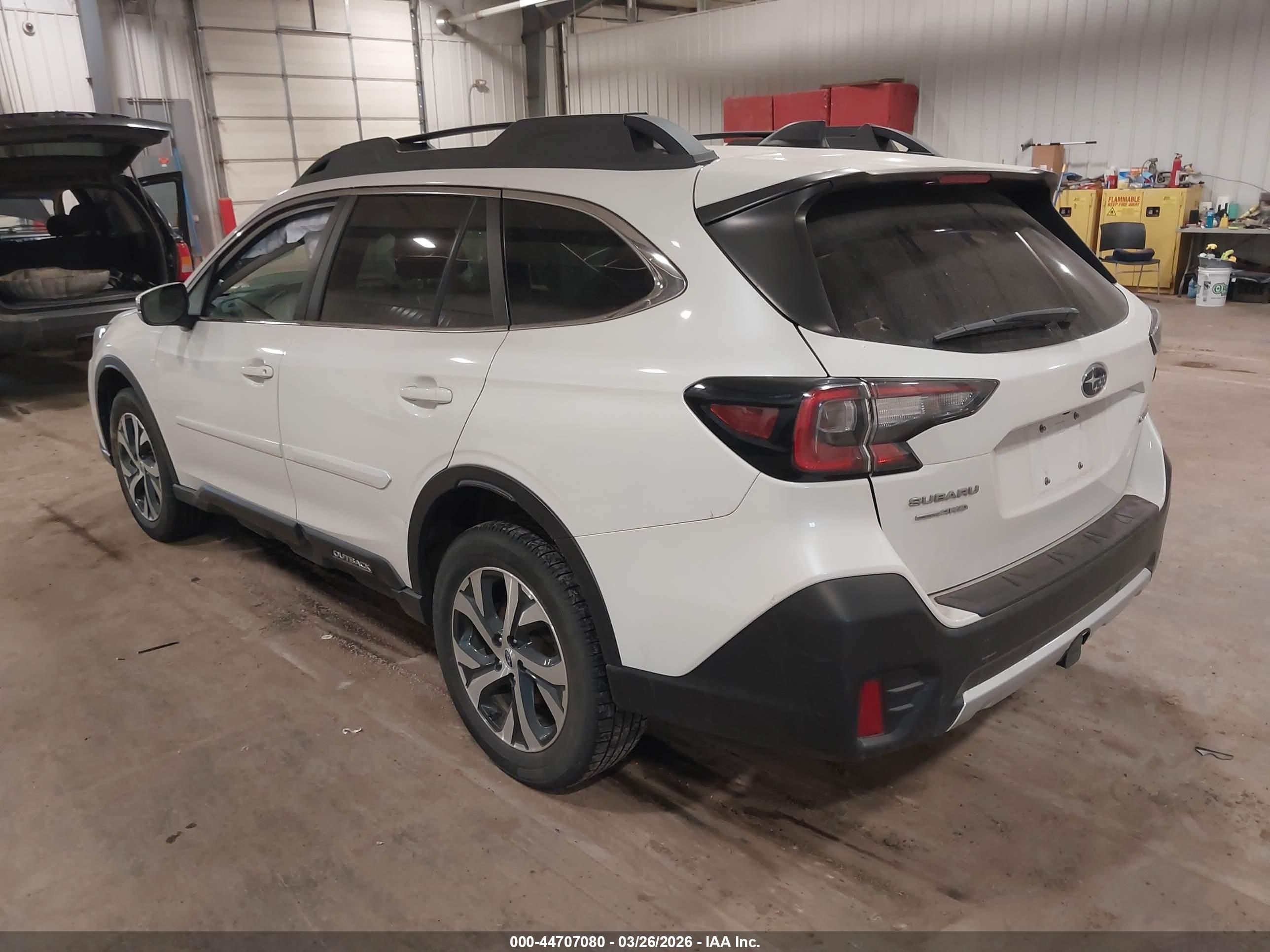 SUBARU OUTBACK image 3