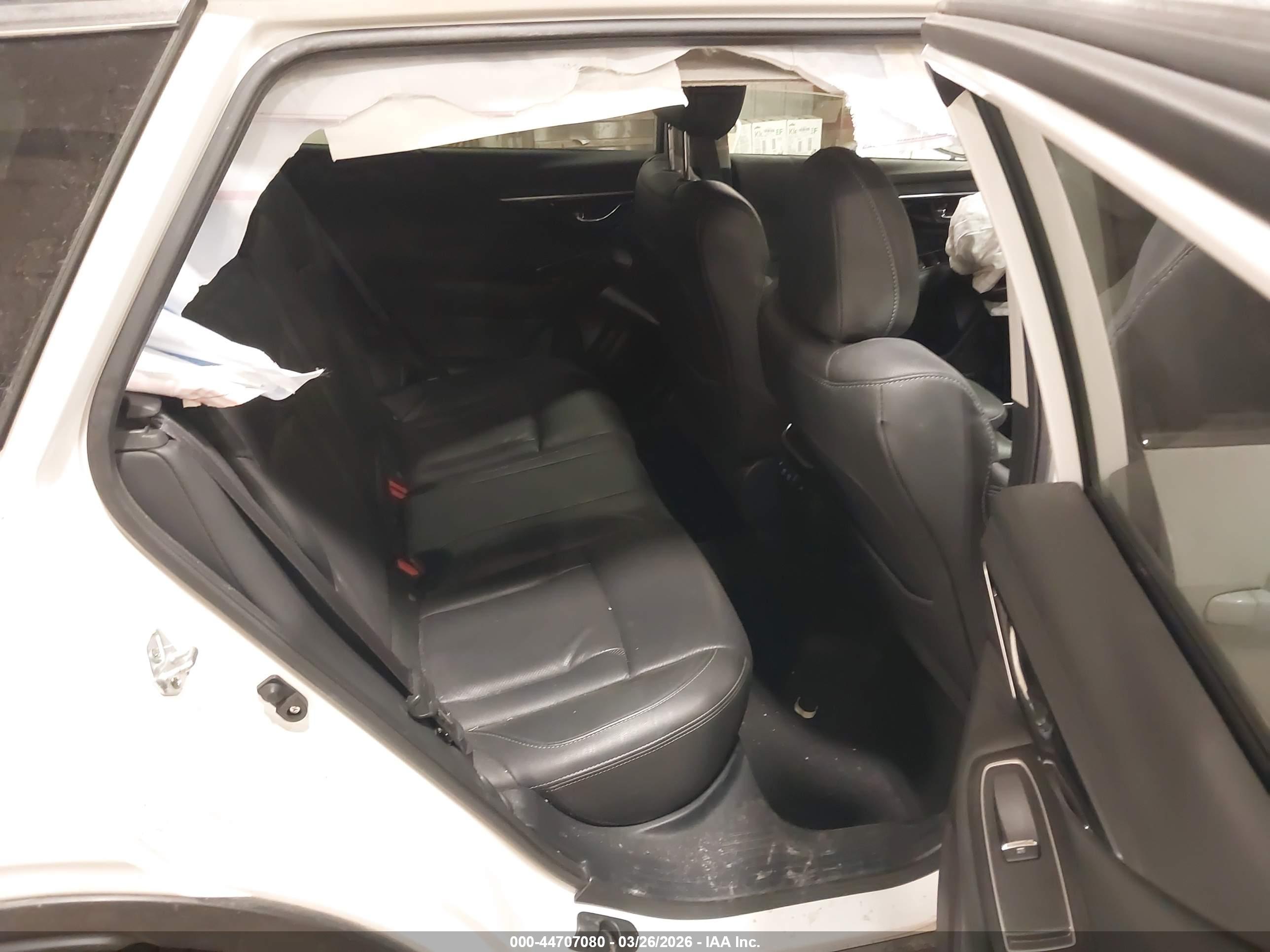 SUBARU OUTBACK image 8