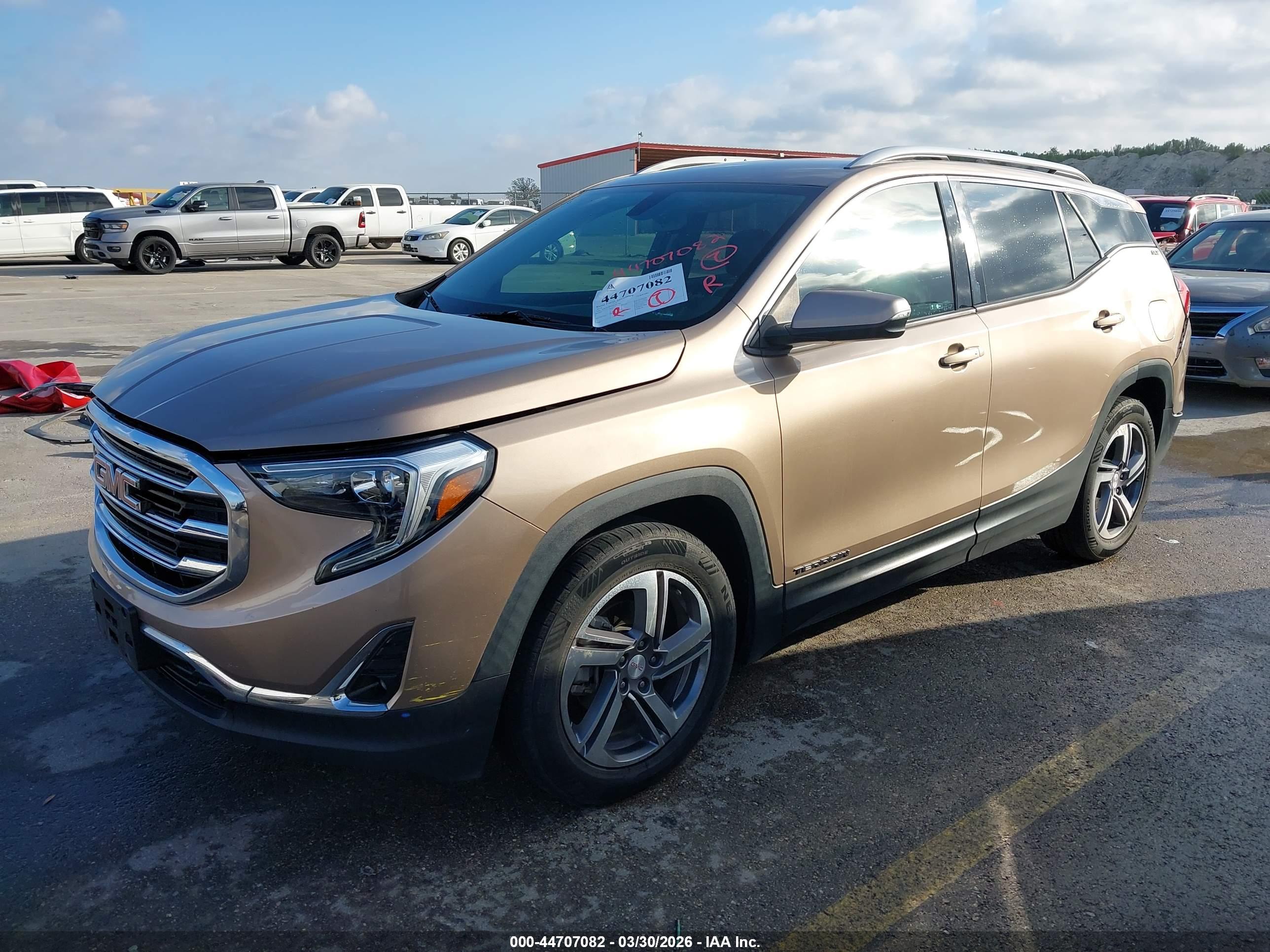 GMC TERRAIN image 2