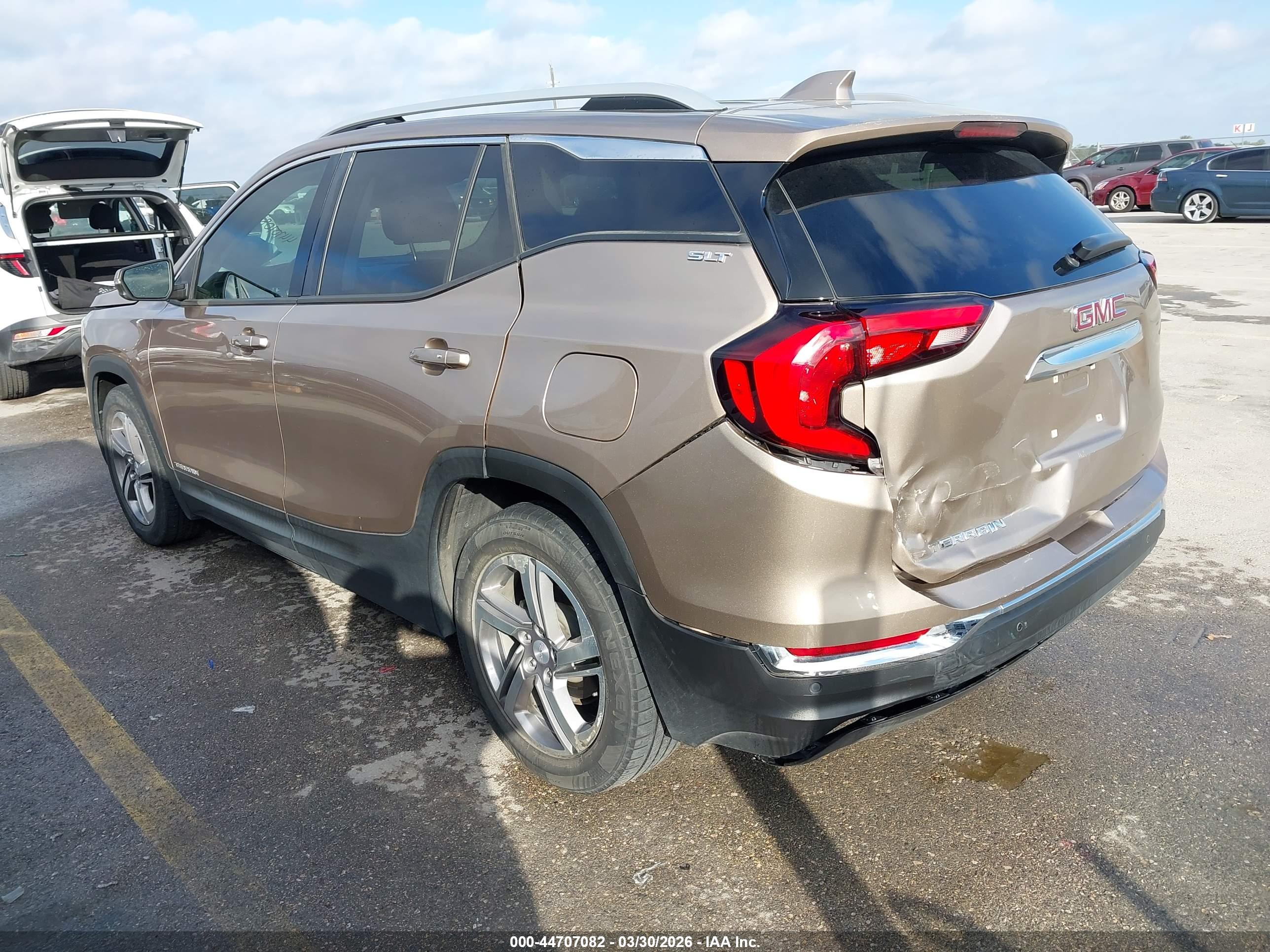 GMC TERRAIN image 3