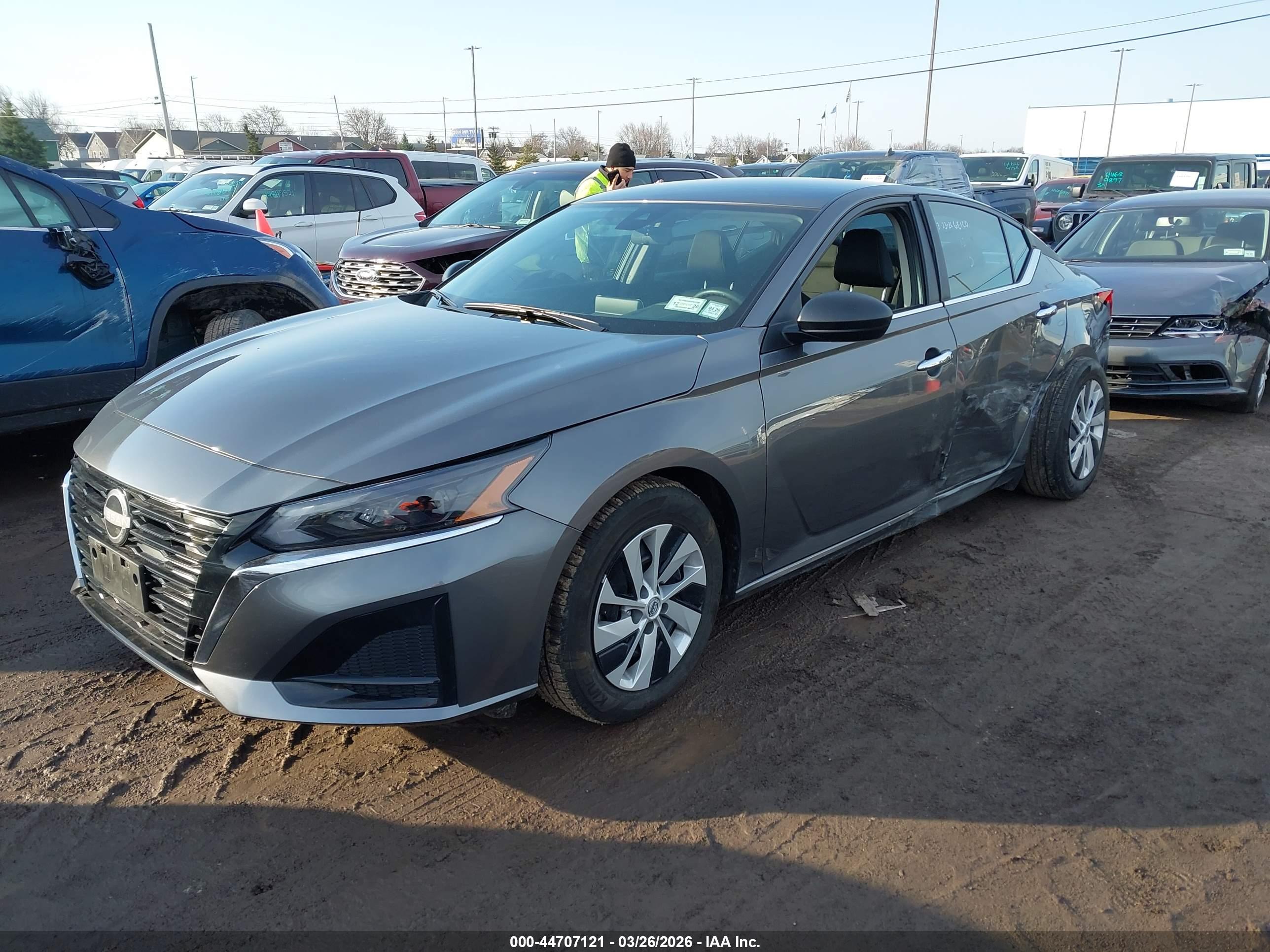 NISSAN ALTIMA image 2